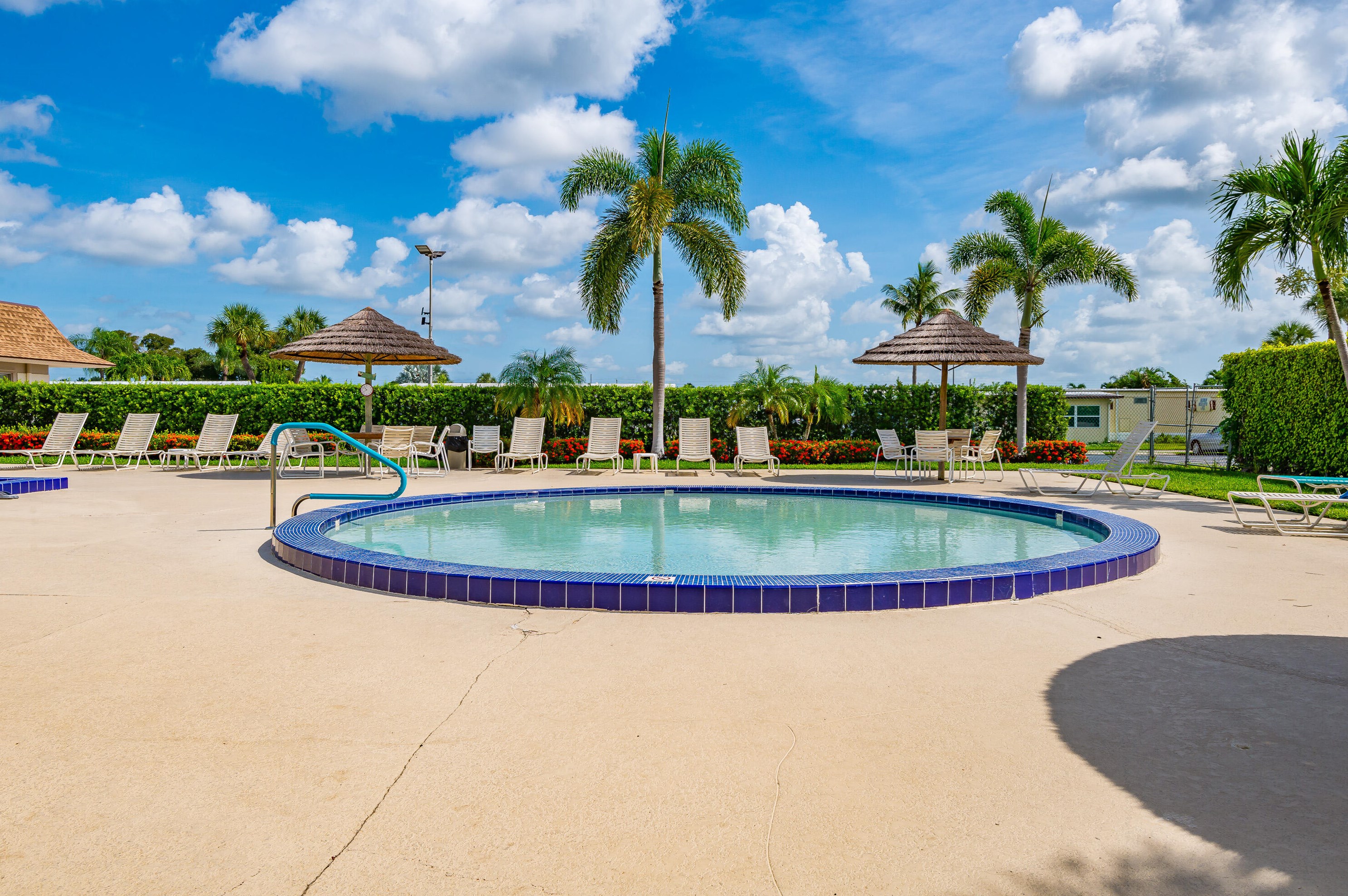 10021 Granada Bay, Boynton Beach FL 33436-2221 exterior