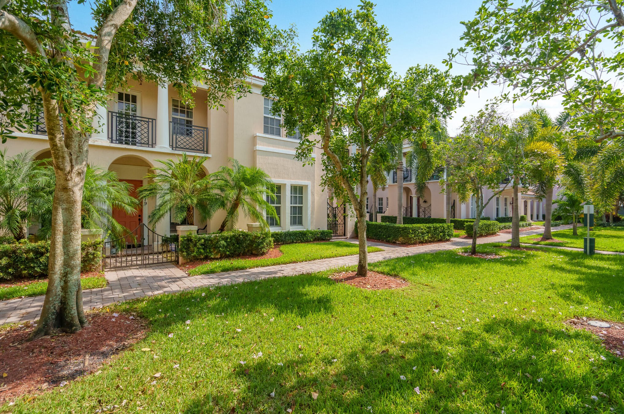 819 82nd Ln, Boca Raton FL  33487-1379 exterior