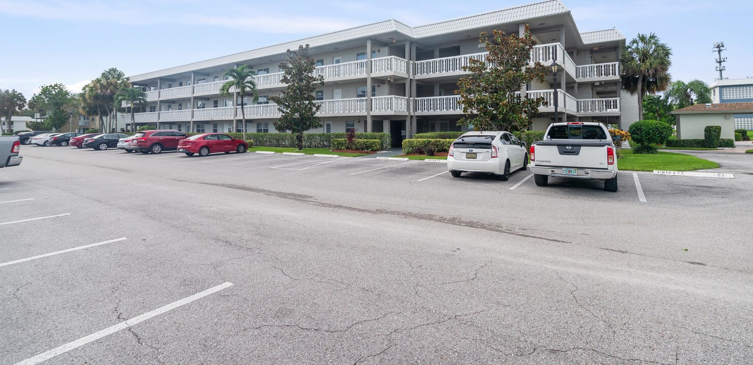 9856 Marina Blvd, Boca Raton FL  33428-6508 exterior