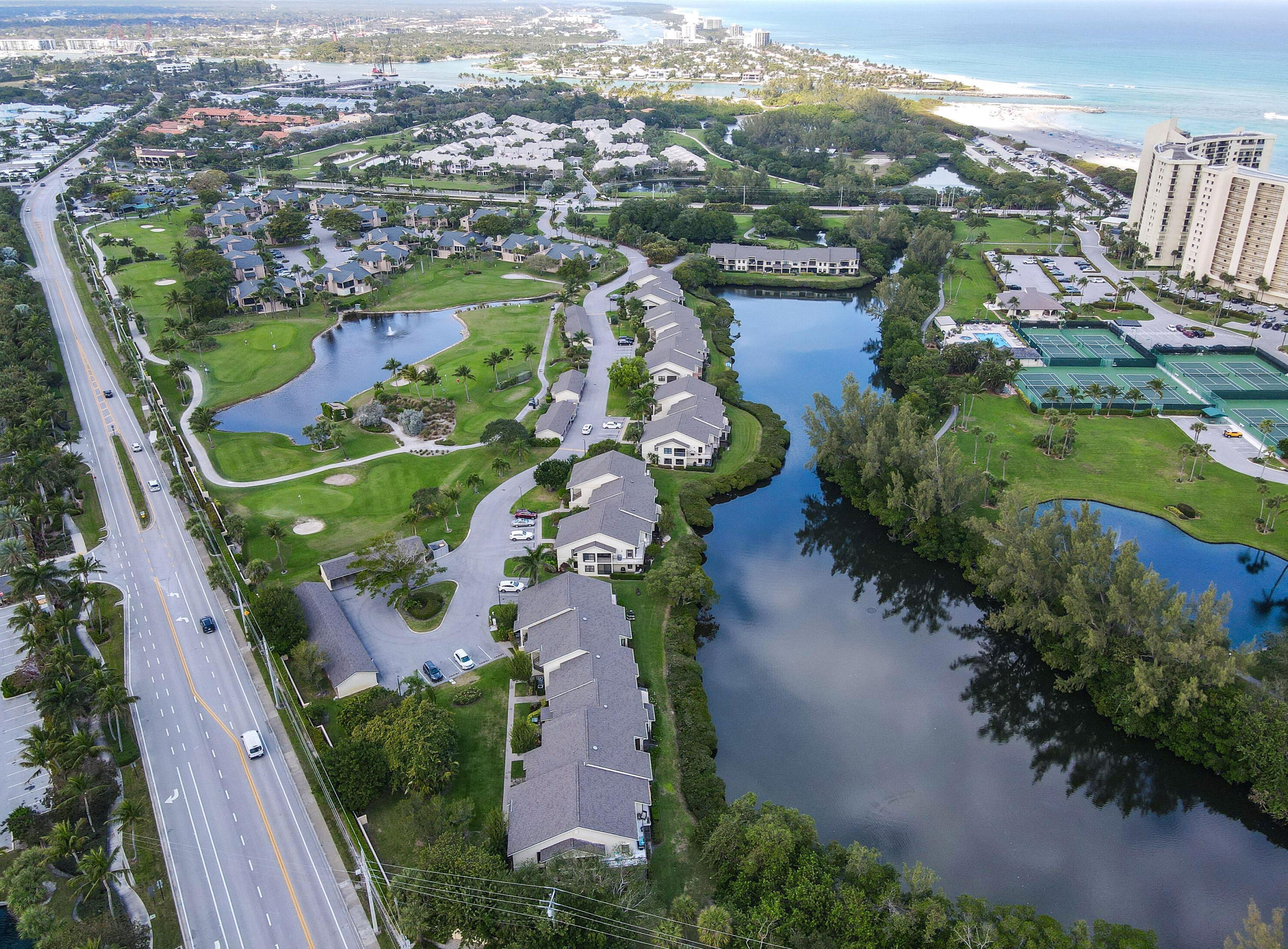 801 Clubhouse Cir, Jupiter FL  33477-4520 exterior