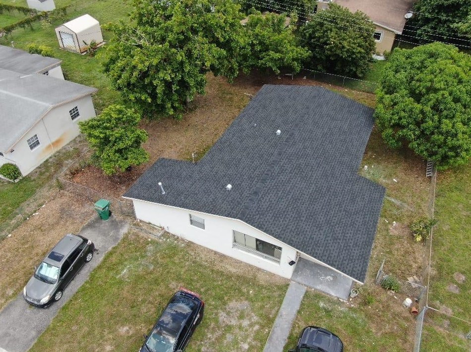 745 176th Ter, Miami FL  33169-4711 exterior