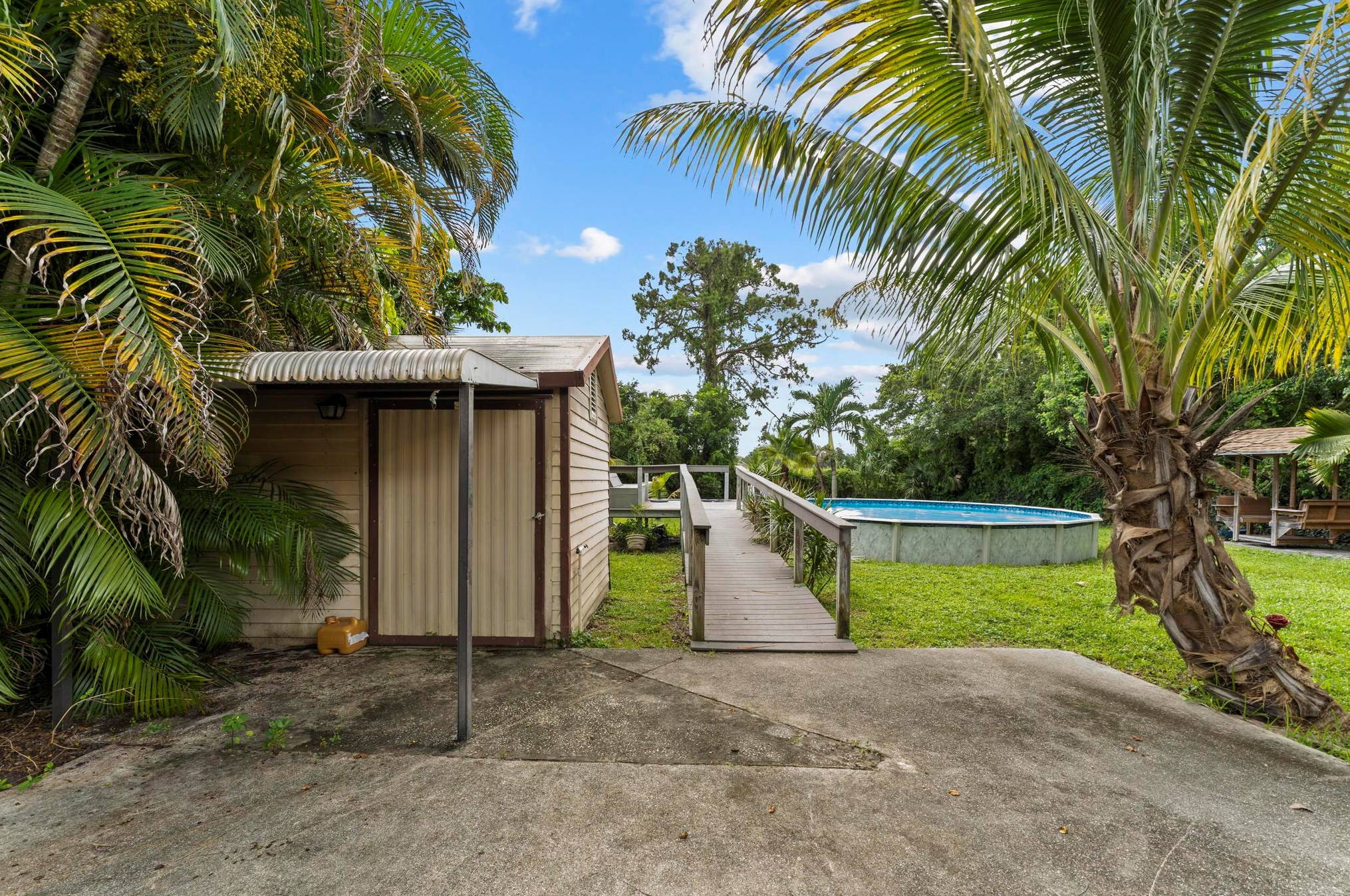 4782 Cambridge St, Lake Worth FL  33463-2272 exterior