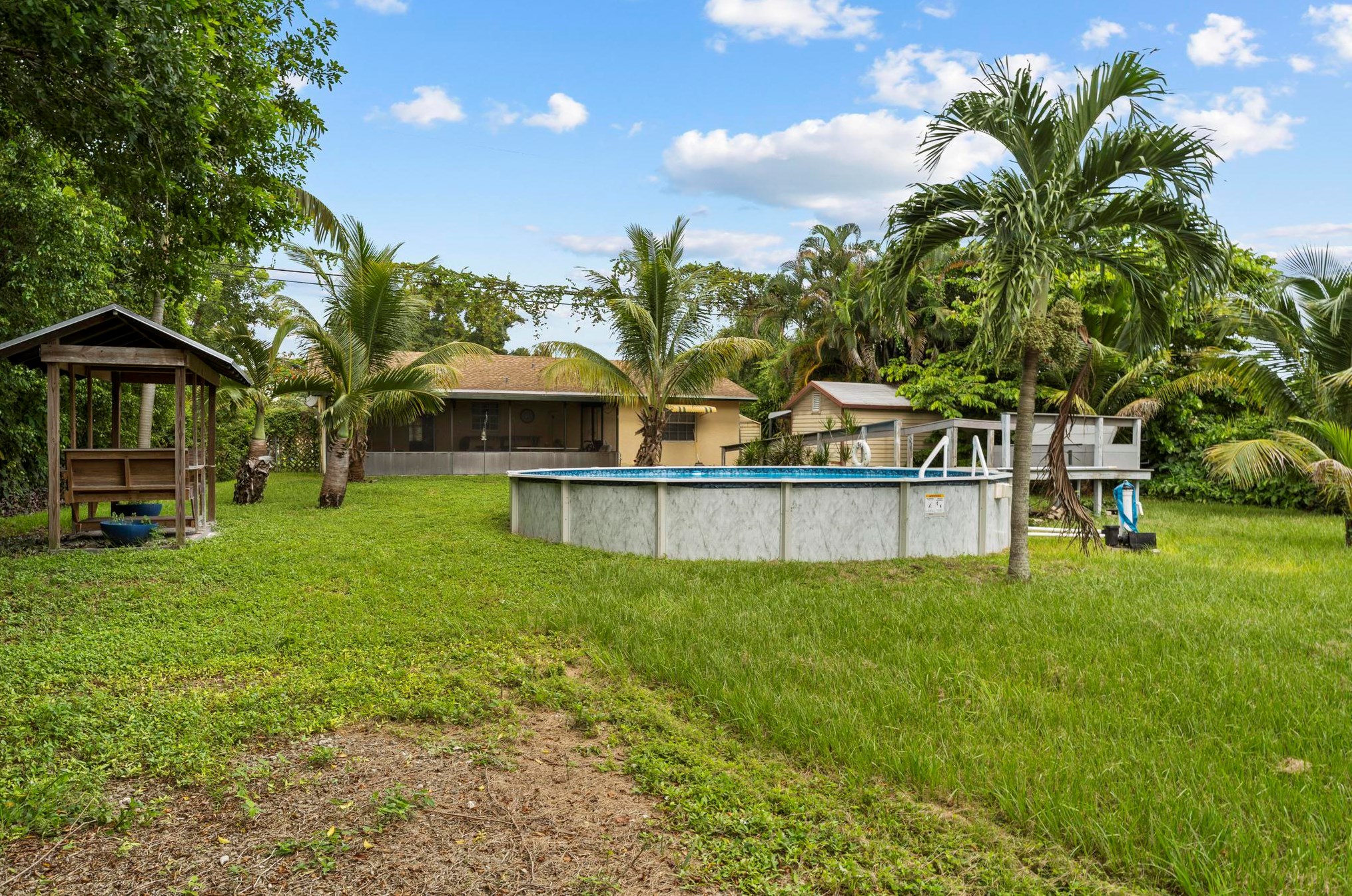 4782 Cambridge St, Lake Worth FL  33463-2272 exterior