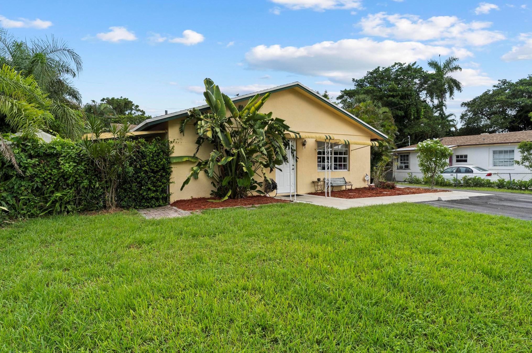 4782 Cambridge St, Lake Worth FL  33463-2272 exterior