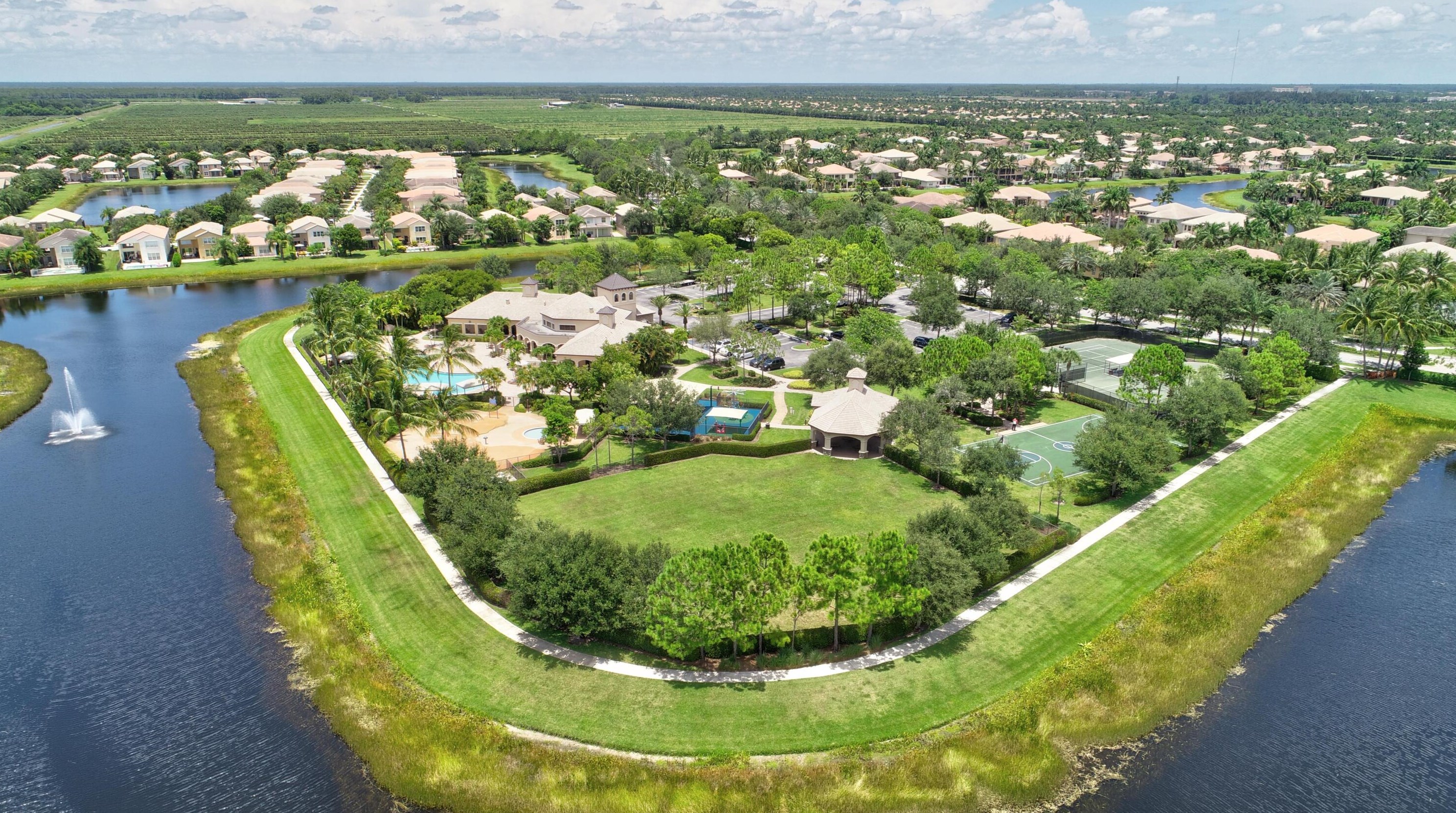 8955 Briarwood Meadow Ln, Boynton Beach FL 33473-7817 exterior