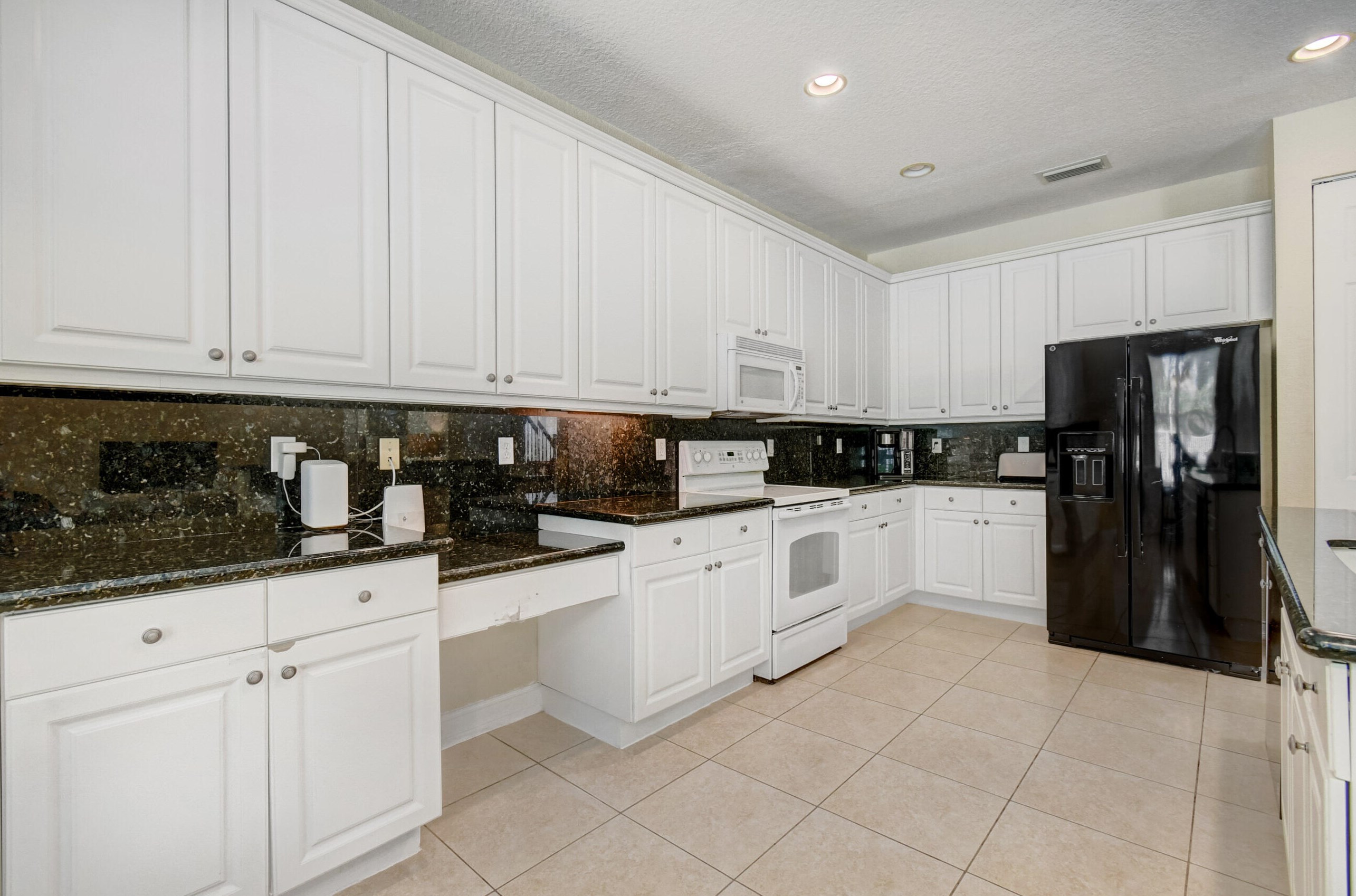 8955 Briarwood Meadow Ln, Boynton Beach FL 33473-7817 exterior