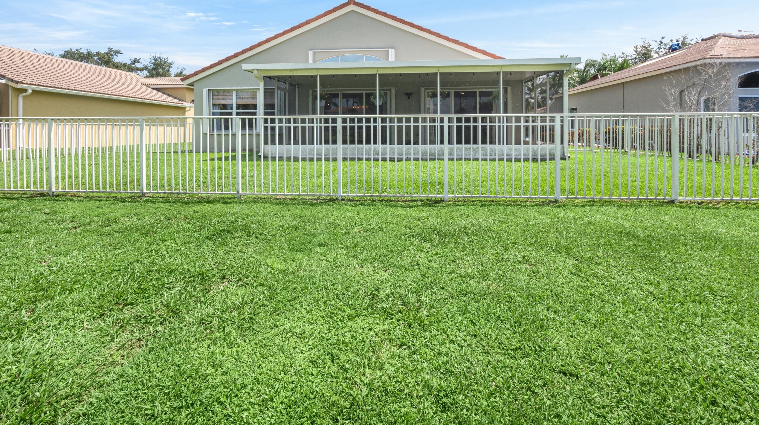 5378 Oakmont Vlg Cir, Lake Worth FL 33463-8203 exterior