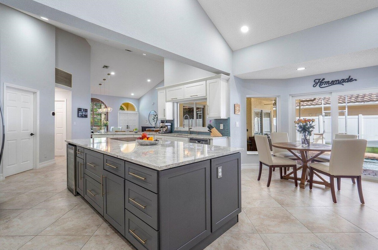 6190 Vis Linda Ln, Boca Raton FL 33433-8225 exterior