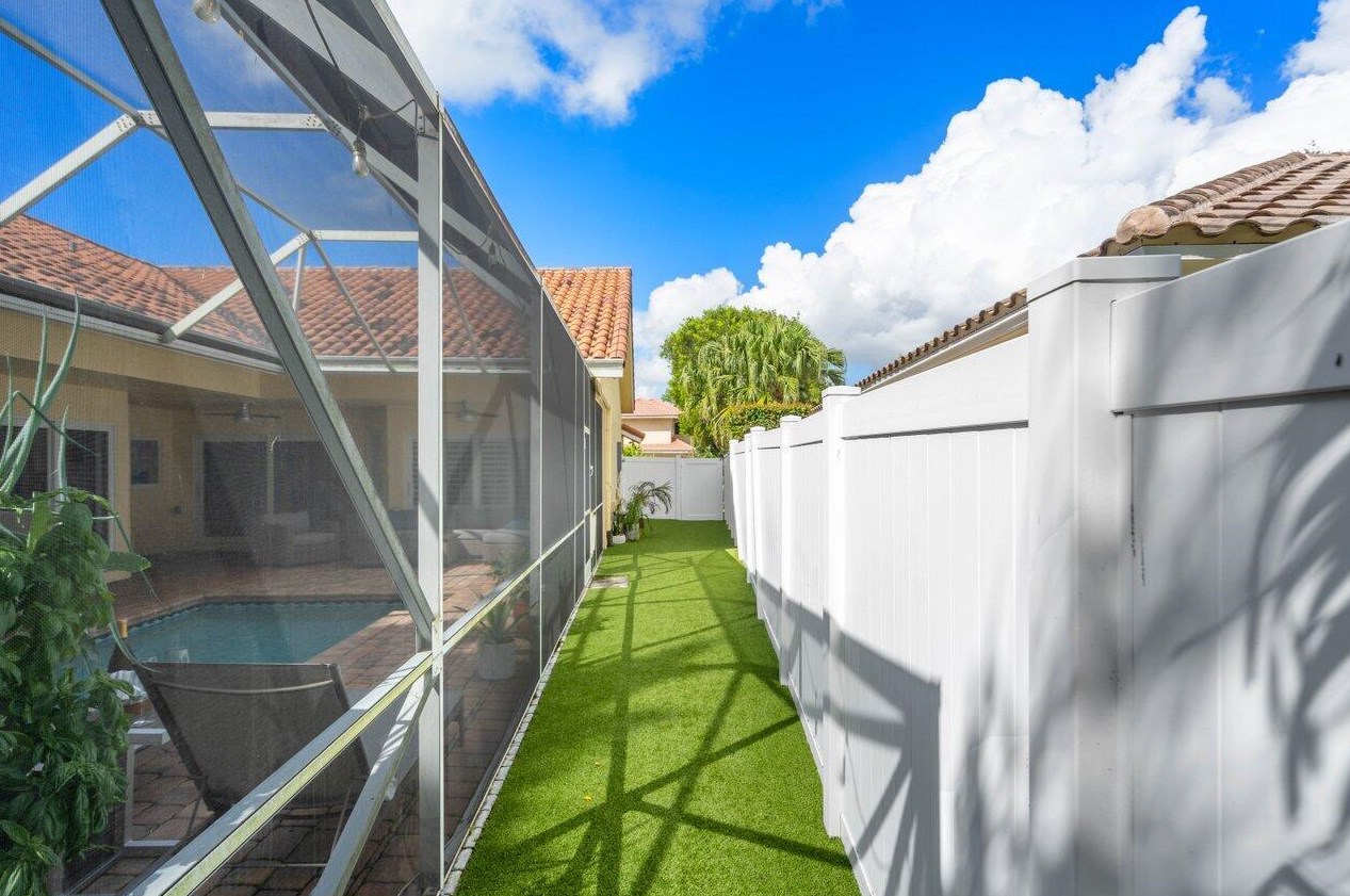 6190 Vis Linda Ln, Boca Raton FL 33433-8225 exterior