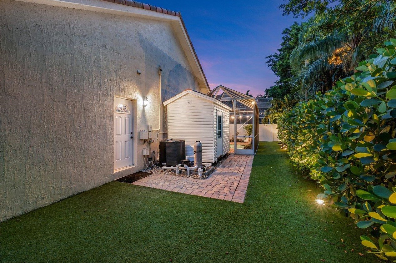 6190 Vis Linda Ln, Boca Raton FL 33433-8225 exterior