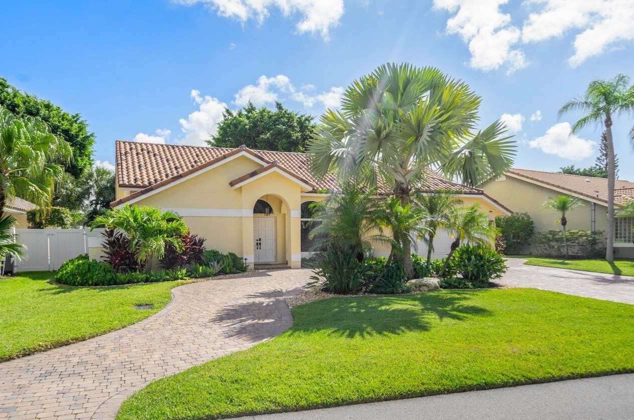 6190 Vis Linda Ln, Boca Raton FL 33433-8225 exterior