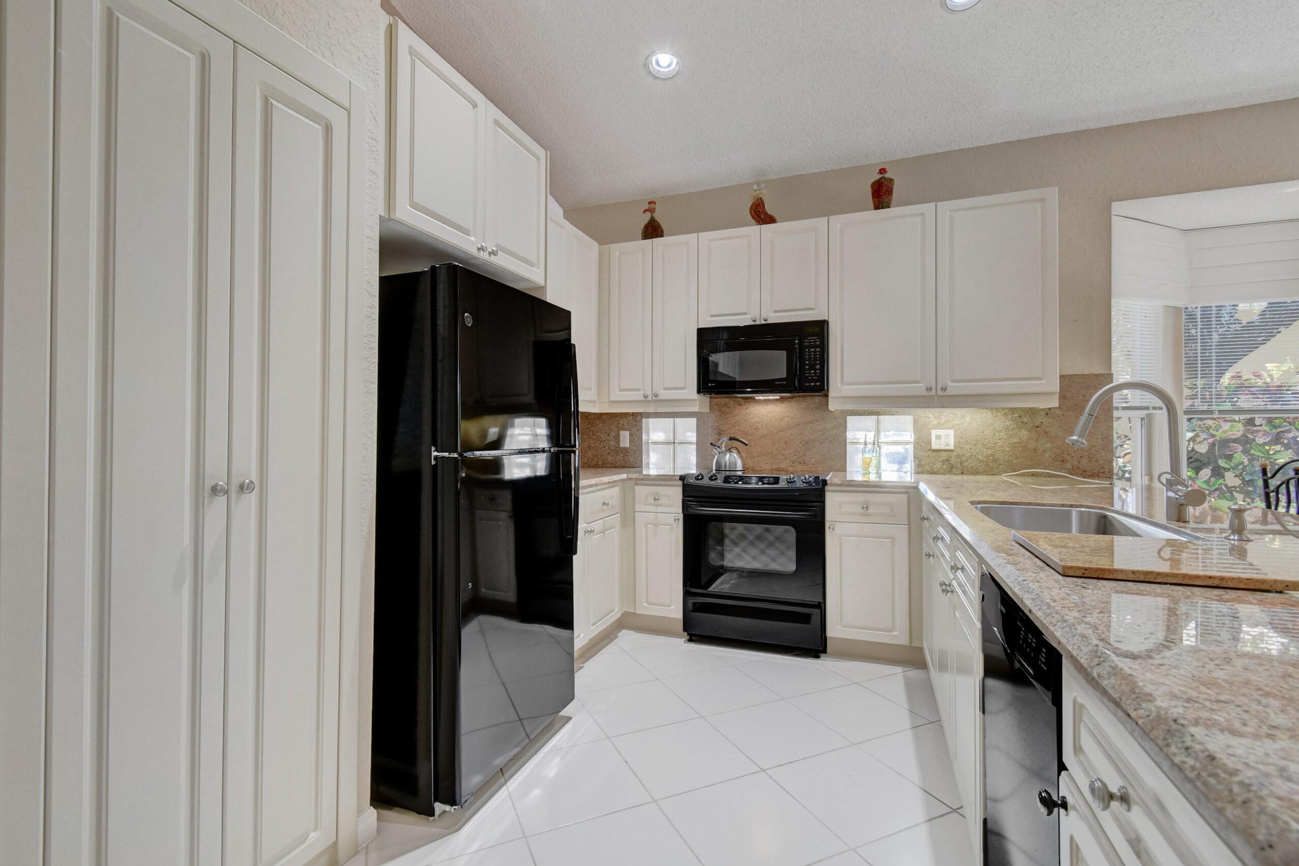 10771 Fairmont Vlg Dr, Lake Worth FL 33449-8609 exterior