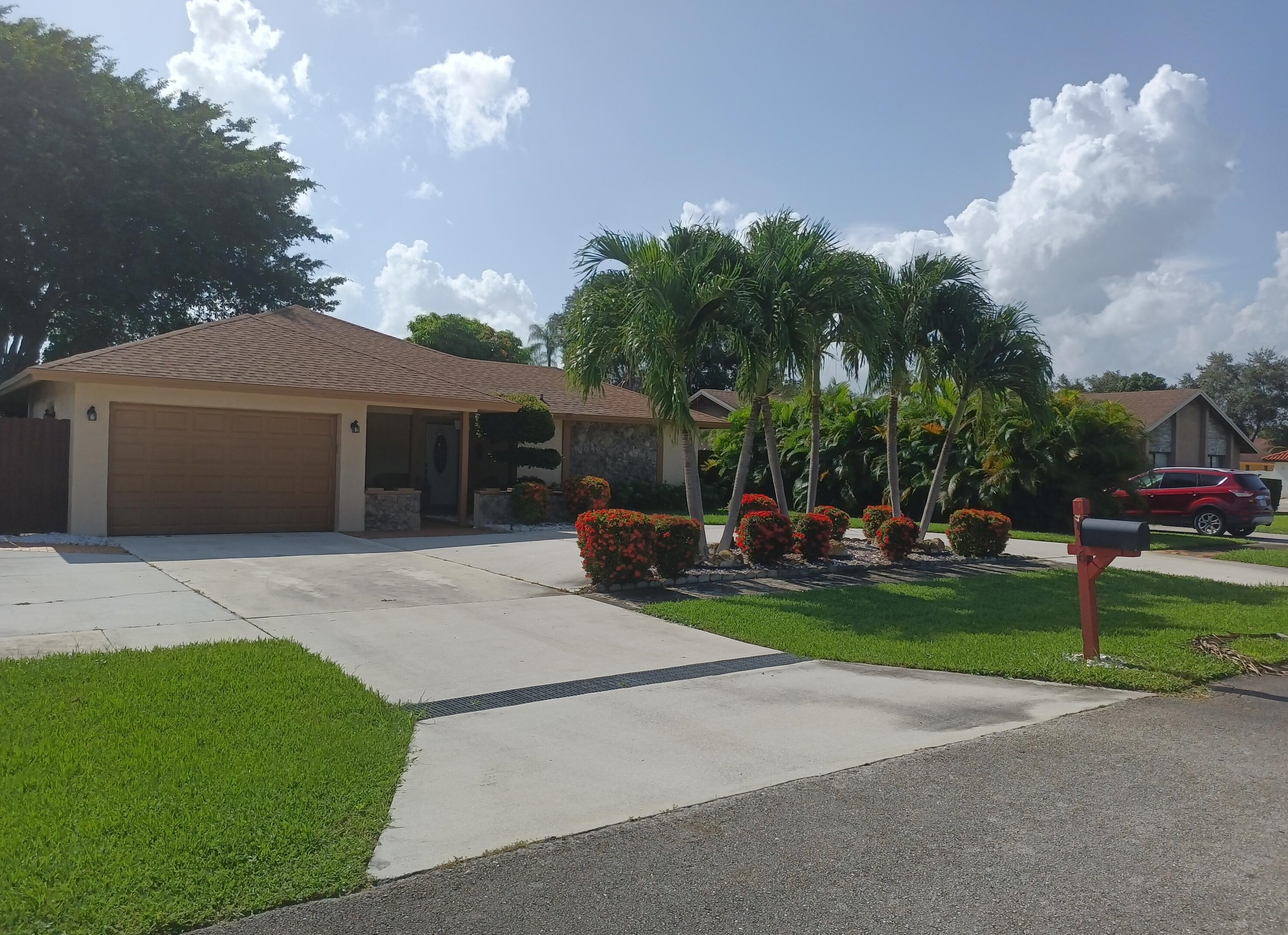 616 White Water Dr, West Palm Beach FL  33413-1132 exterior