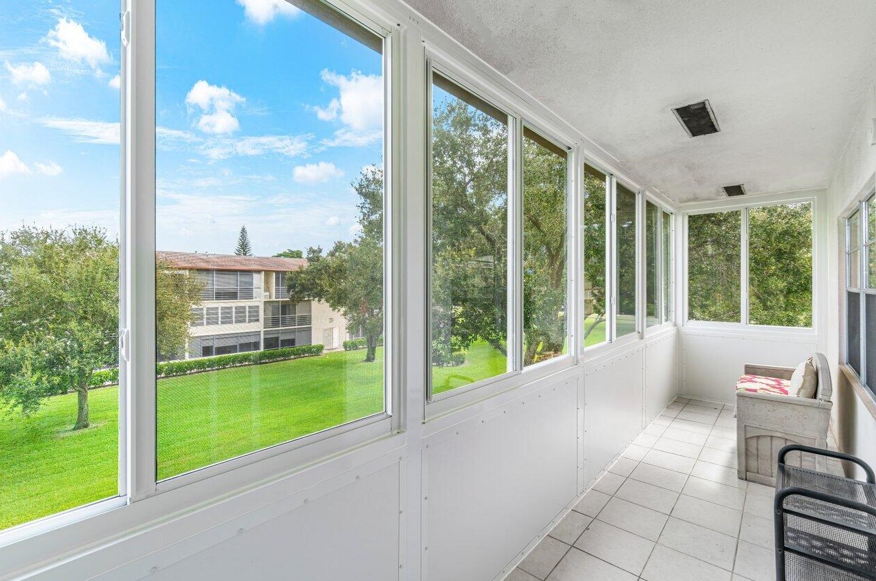 74 Mansfield B, Boca Raton FL 33434-4924 exterior