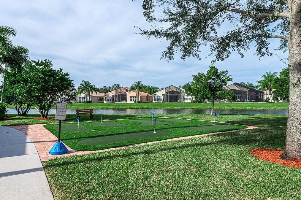 7638 Tarpon Cove Cir, Lake Worth FL 33467-6929 exterior