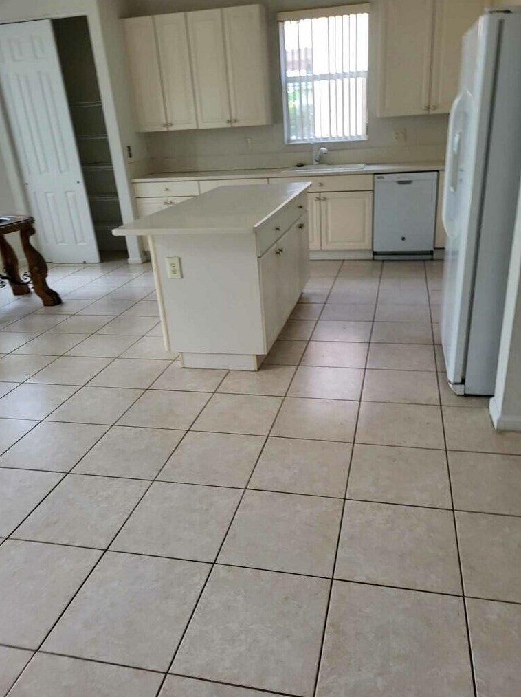 121 Tuscany Dr, West Palm Beach, FL 33411
