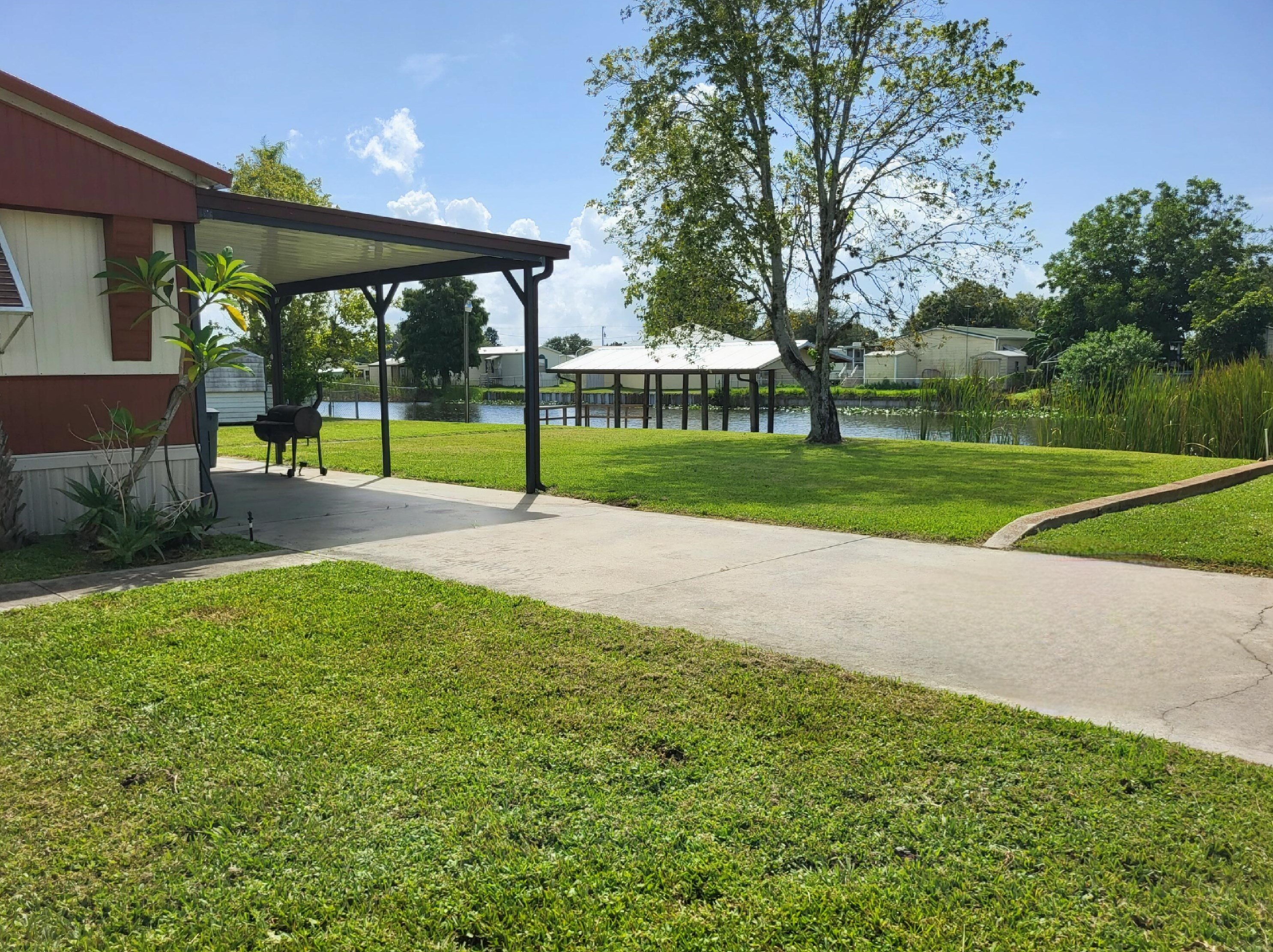 1031 Lk Dr, Okeechobee FL 34974-0299 exterior