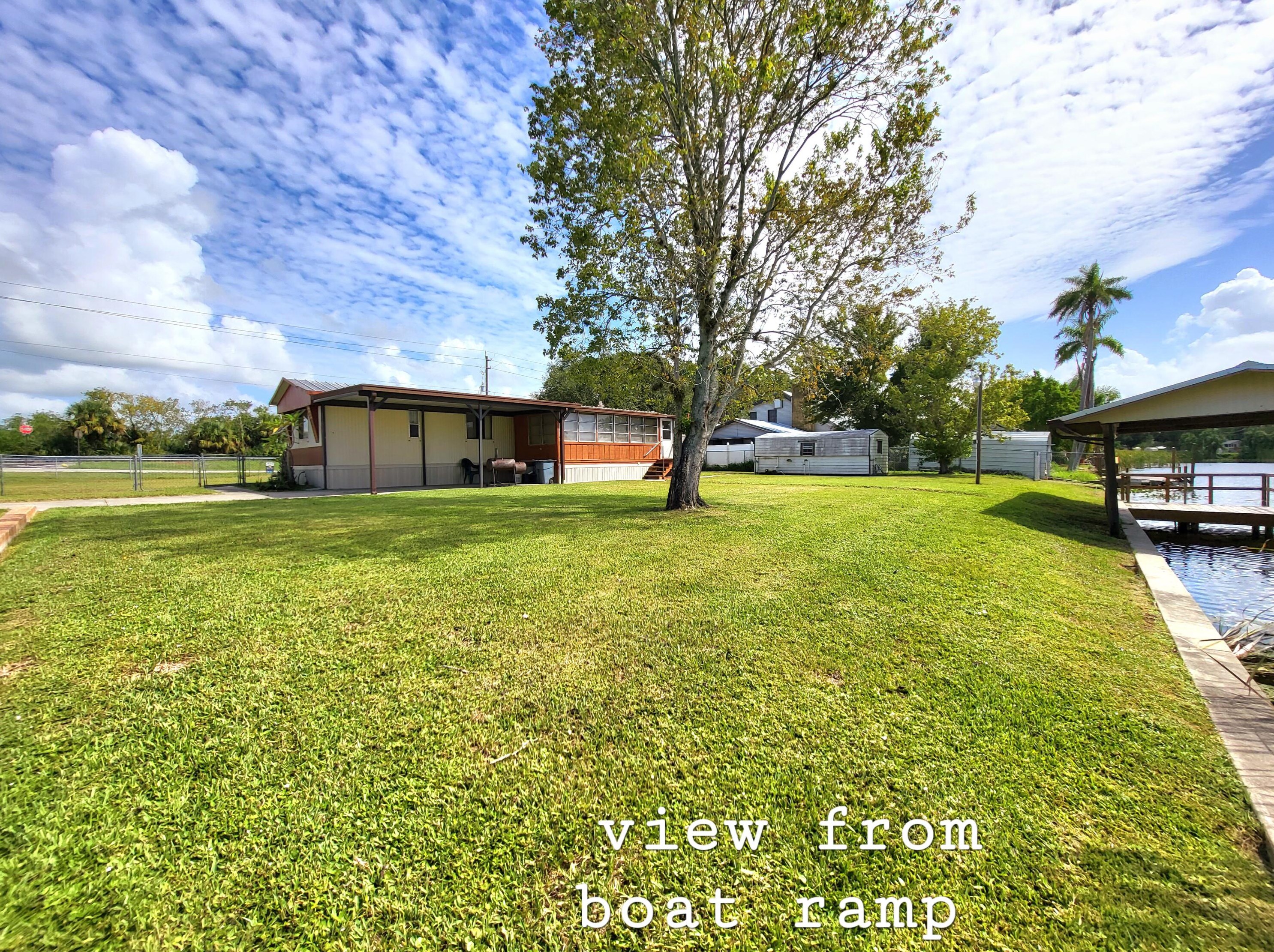 1031 Lk Dr, Okeechobee FL 34974-0299 exterior