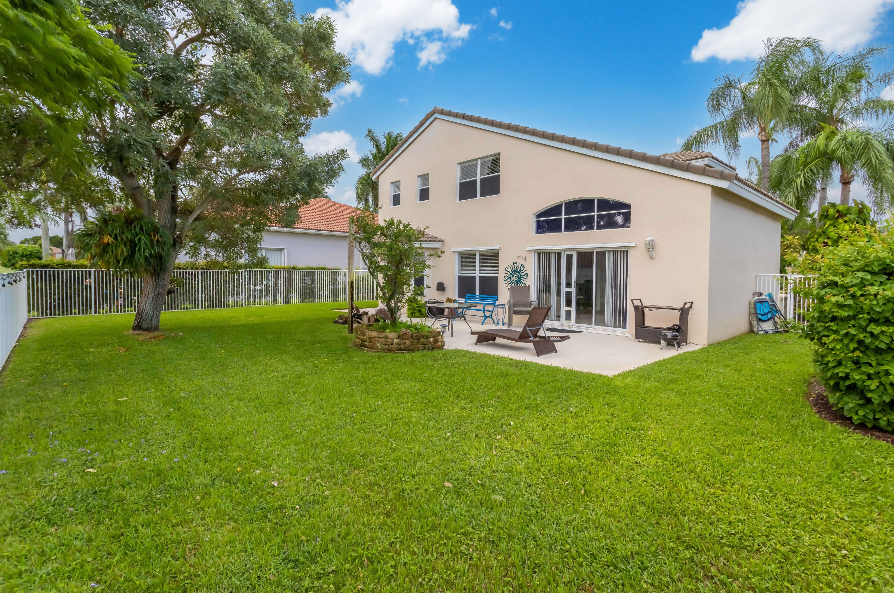 6006 Las Colinas Cir, Lake Worth FL 33463-6560 exterior