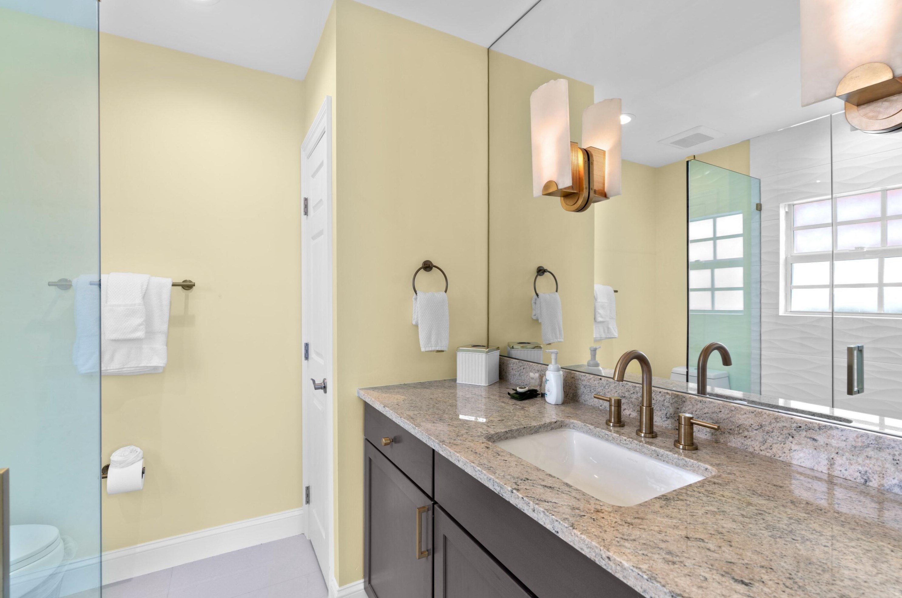 312 Palmway, Lake Worth FL  33460-3519 exterior