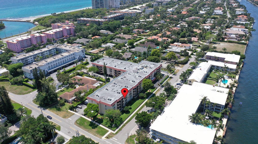 1000 Spanish River Rd, Boca Raton FL  33432-7689 exterior