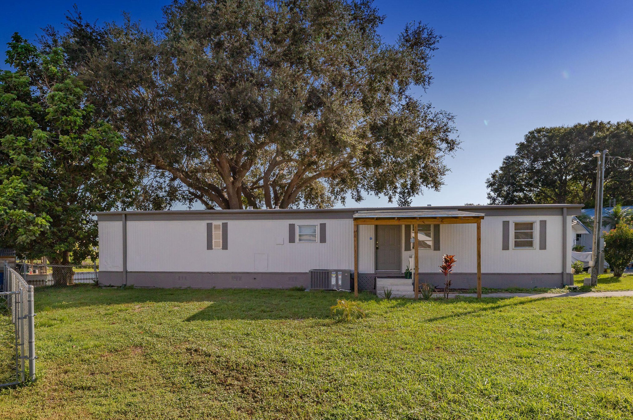 3023 19th Ct, Okeechobee FL  34974-6318 exterior