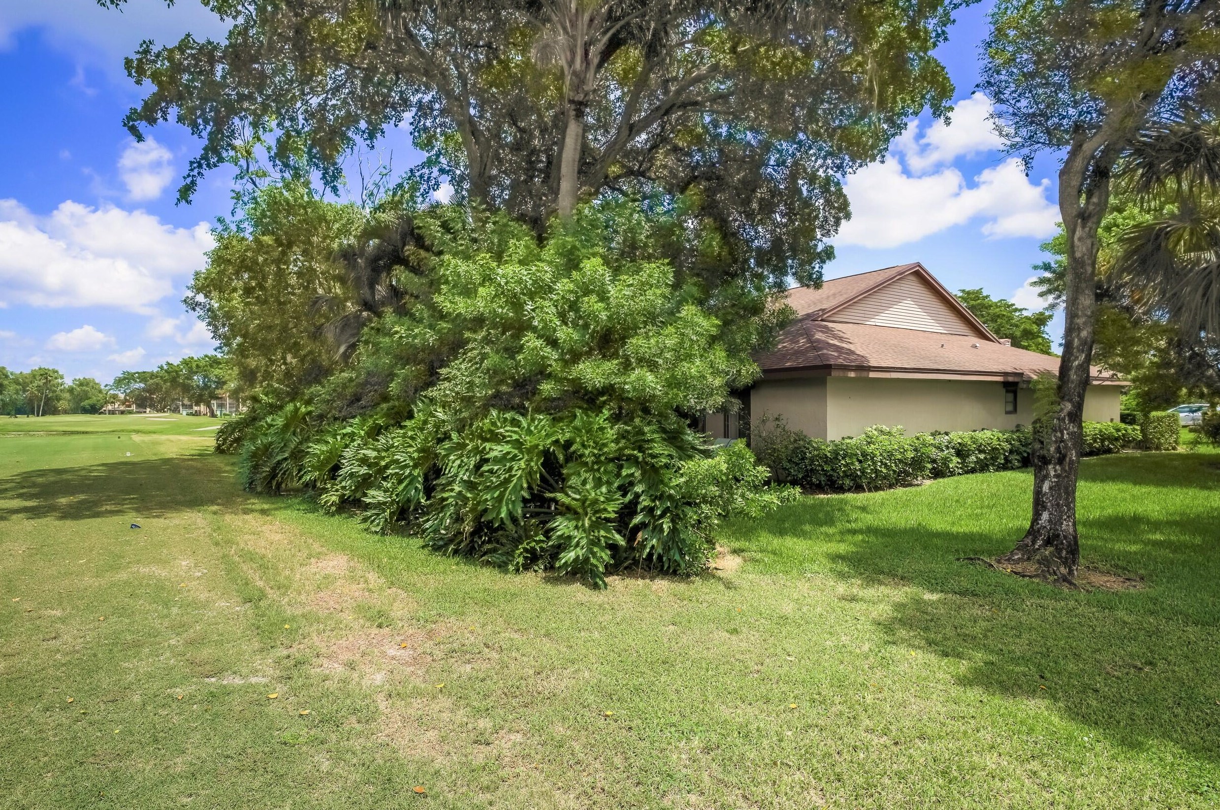 6764 Versailles Ct, Lake Worth FL  33467-5062 exterior