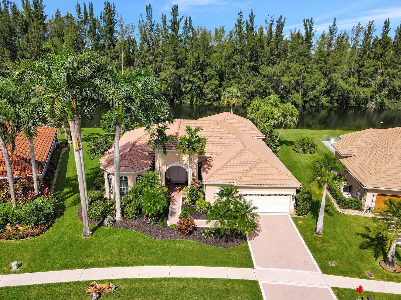 8211 Muirhead Cir, Boynton Beach FL 33472-5064 exterior