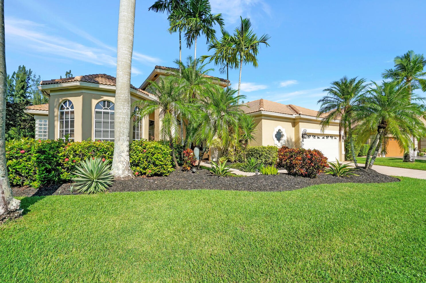 8211 Muirhead Cir, Boynton Beach FL 33472-5064 exterior