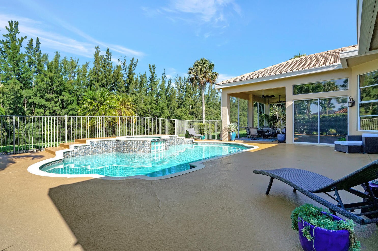 8211 Muirhead Cir, Boynton Beach FL 33472-5064 exterior