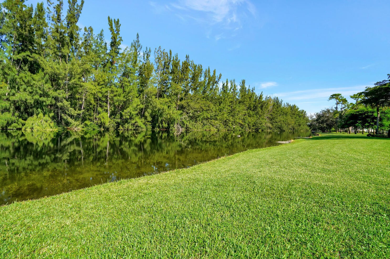 8211 Muirhead Cir, Boynton Beach FL 33472-5064 exterior