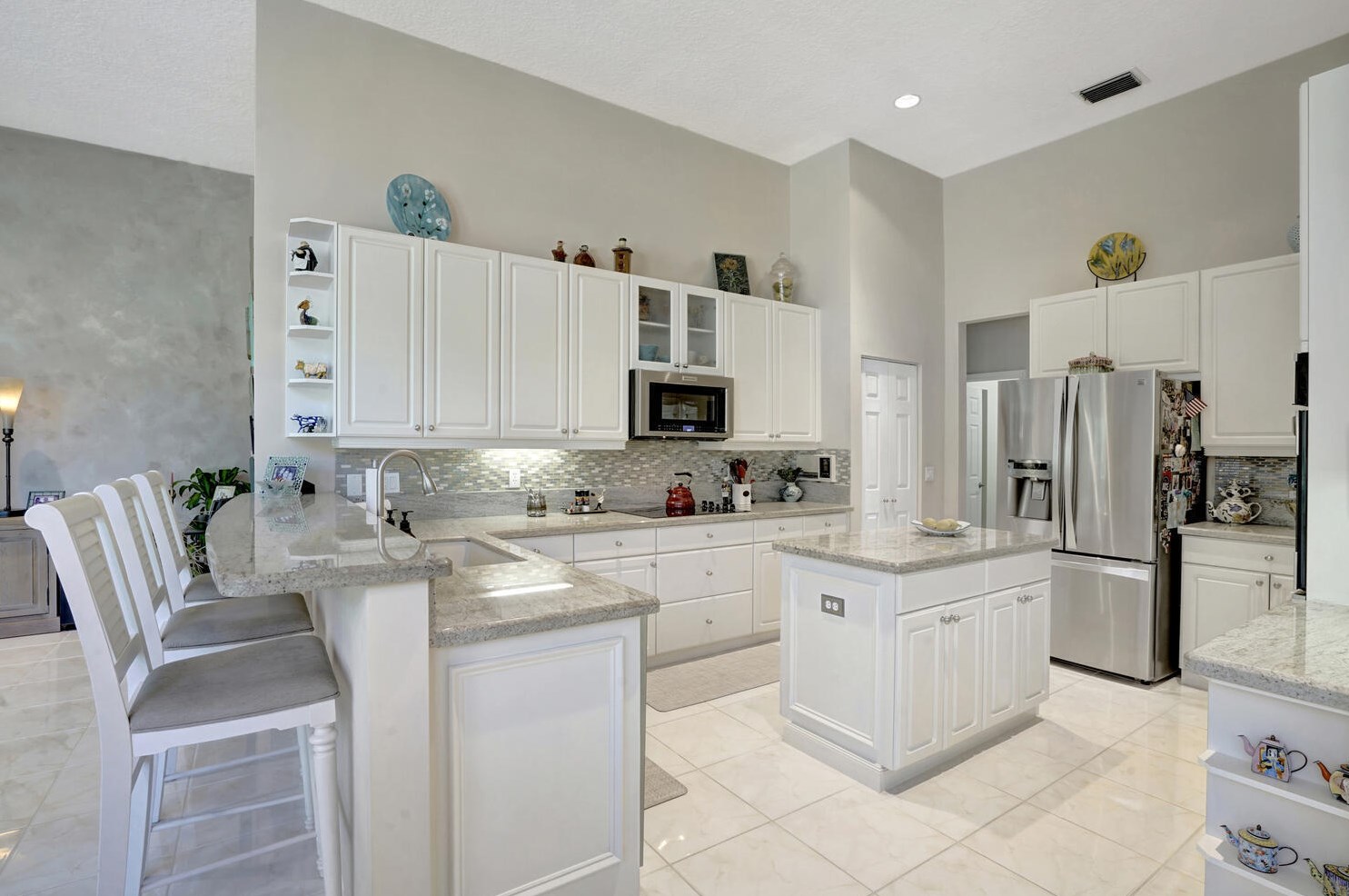 8211 Muirhead Cir, Boynton Beach FL 33472-5064 exterior