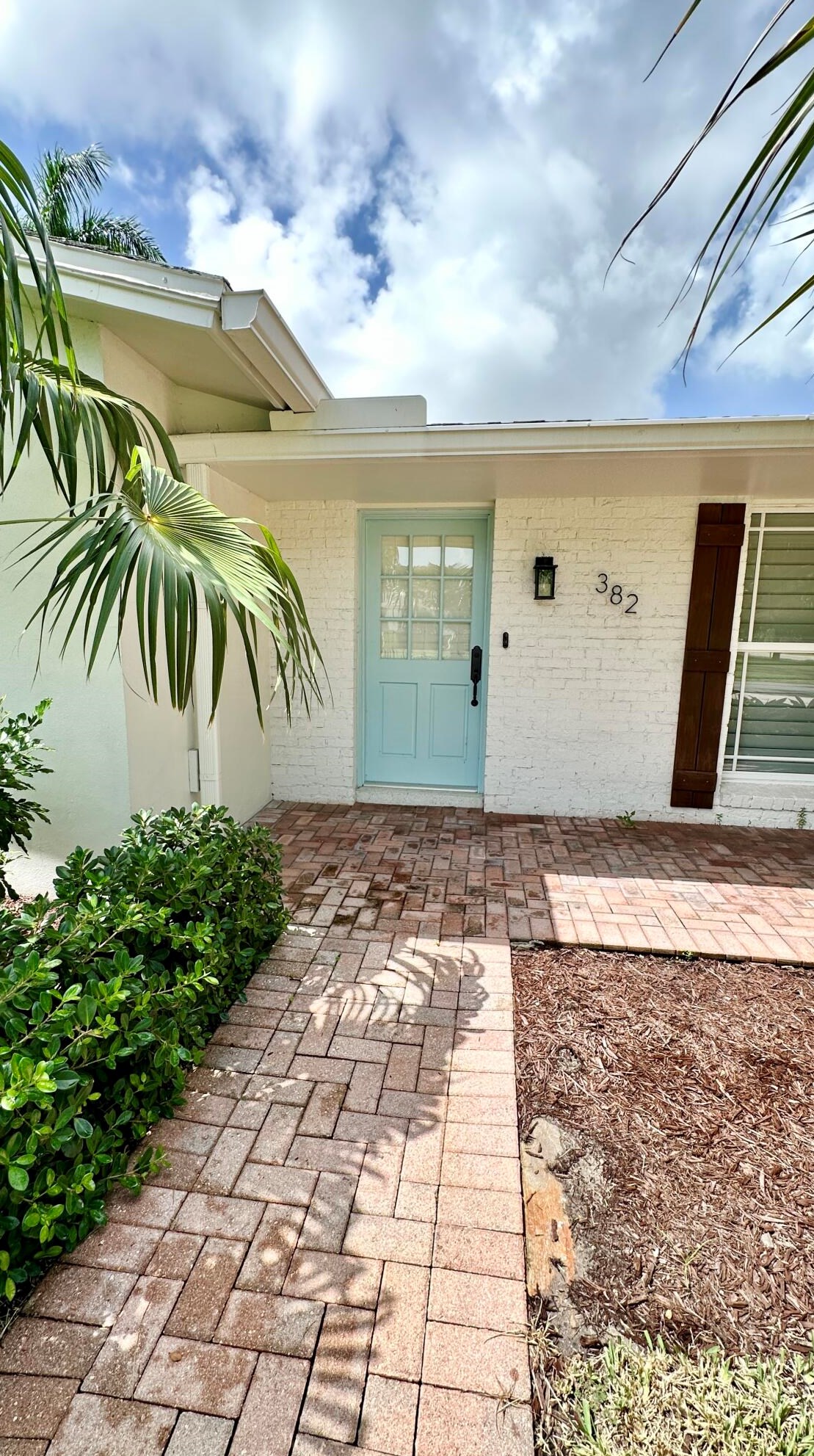 382 Edgewood Dr, Stuart FL  34996-4711 exterior
