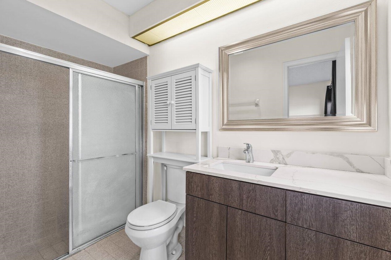 5397 Mirror Lakes Blvd, Boynton Beach FL  33472-1217 exterior