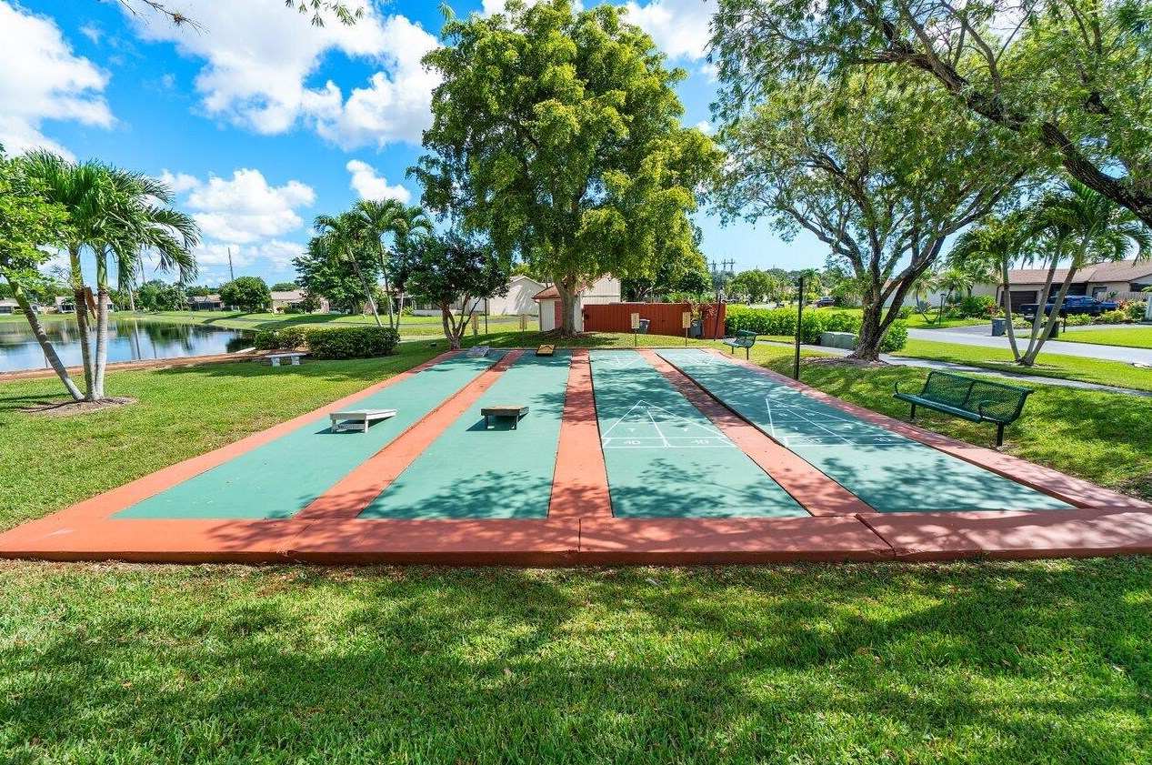 5397 Mirror Lakes Blvd, Boynton Beach FL  33472-1217 exterior