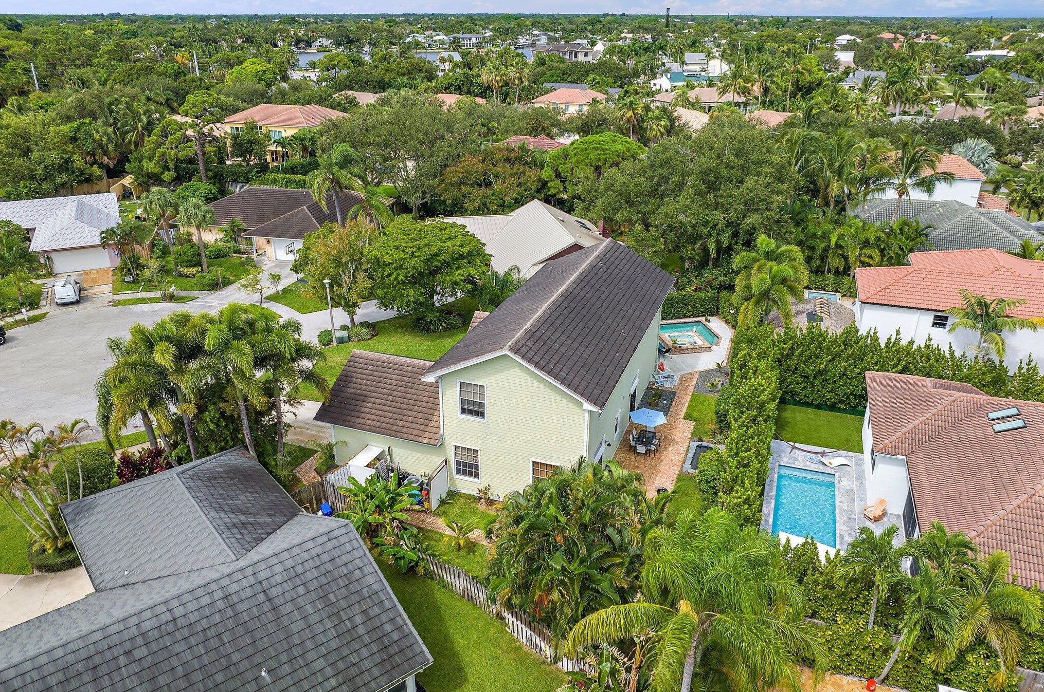 97 Beechwood Trl, Jupiter FL  33469-2101 exterior