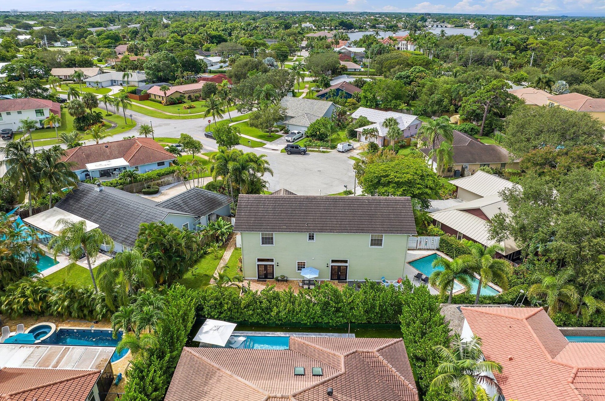 97 Beechwood Trl, Jupiter FL  33469-2101 exterior