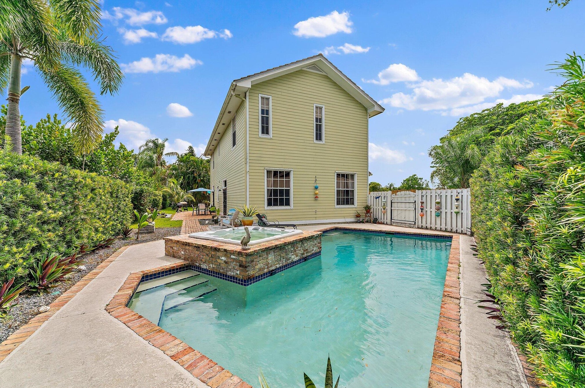 97 Beechwood Trl, Jupiter FL  33469-2101 exterior