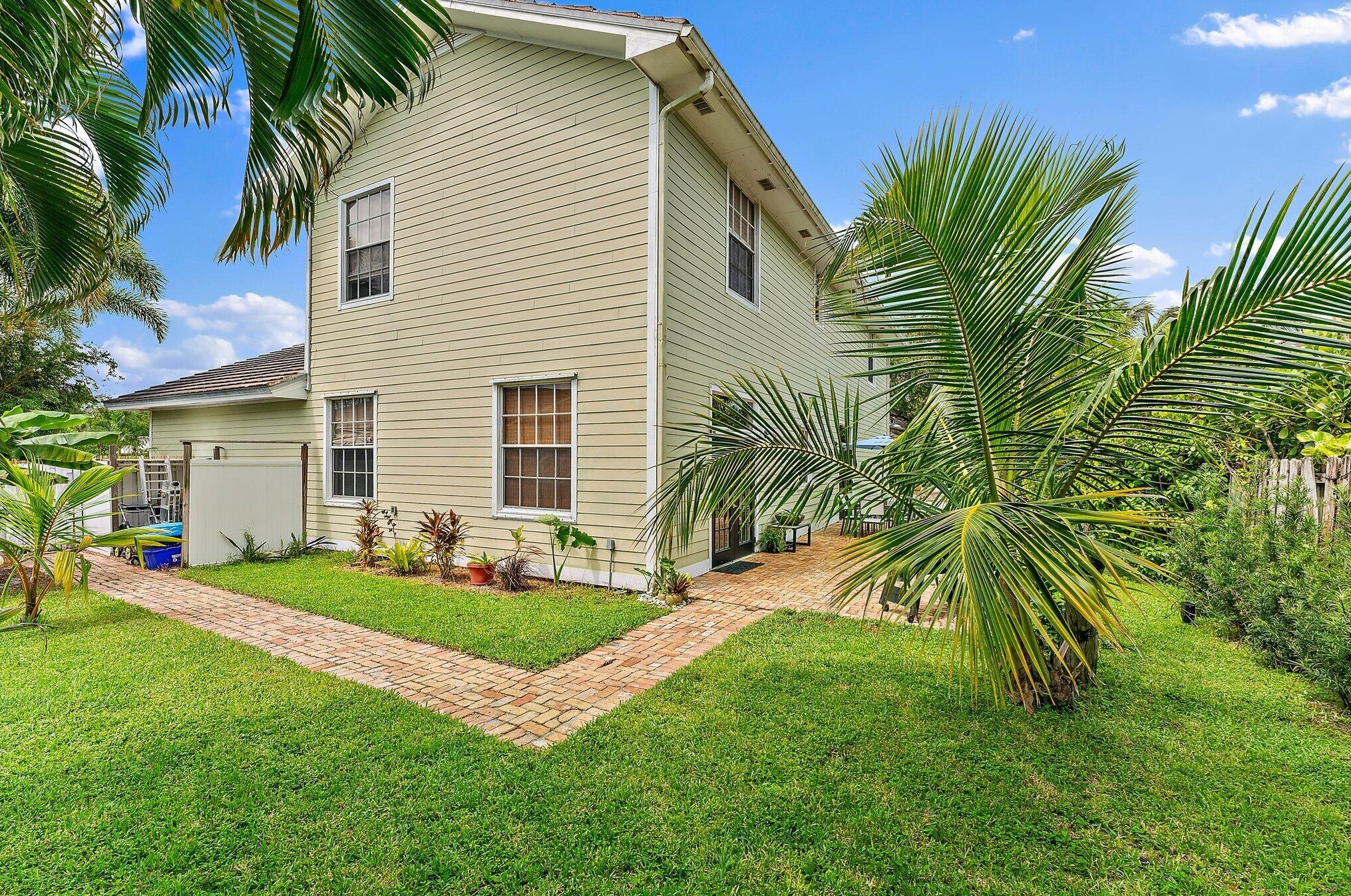 97 Beechwood Trl, Jupiter FL  33469-2101 exterior