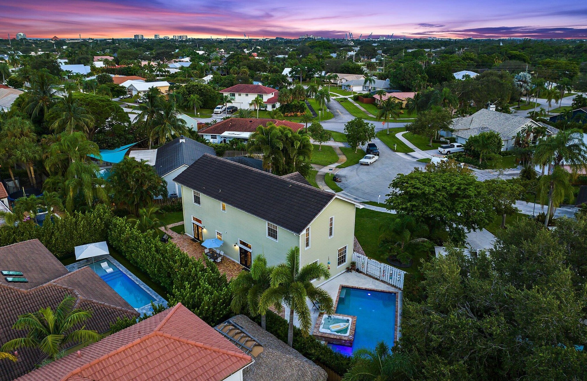 97 Beechwood Trl, Jupiter FL  33469-2101 exterior