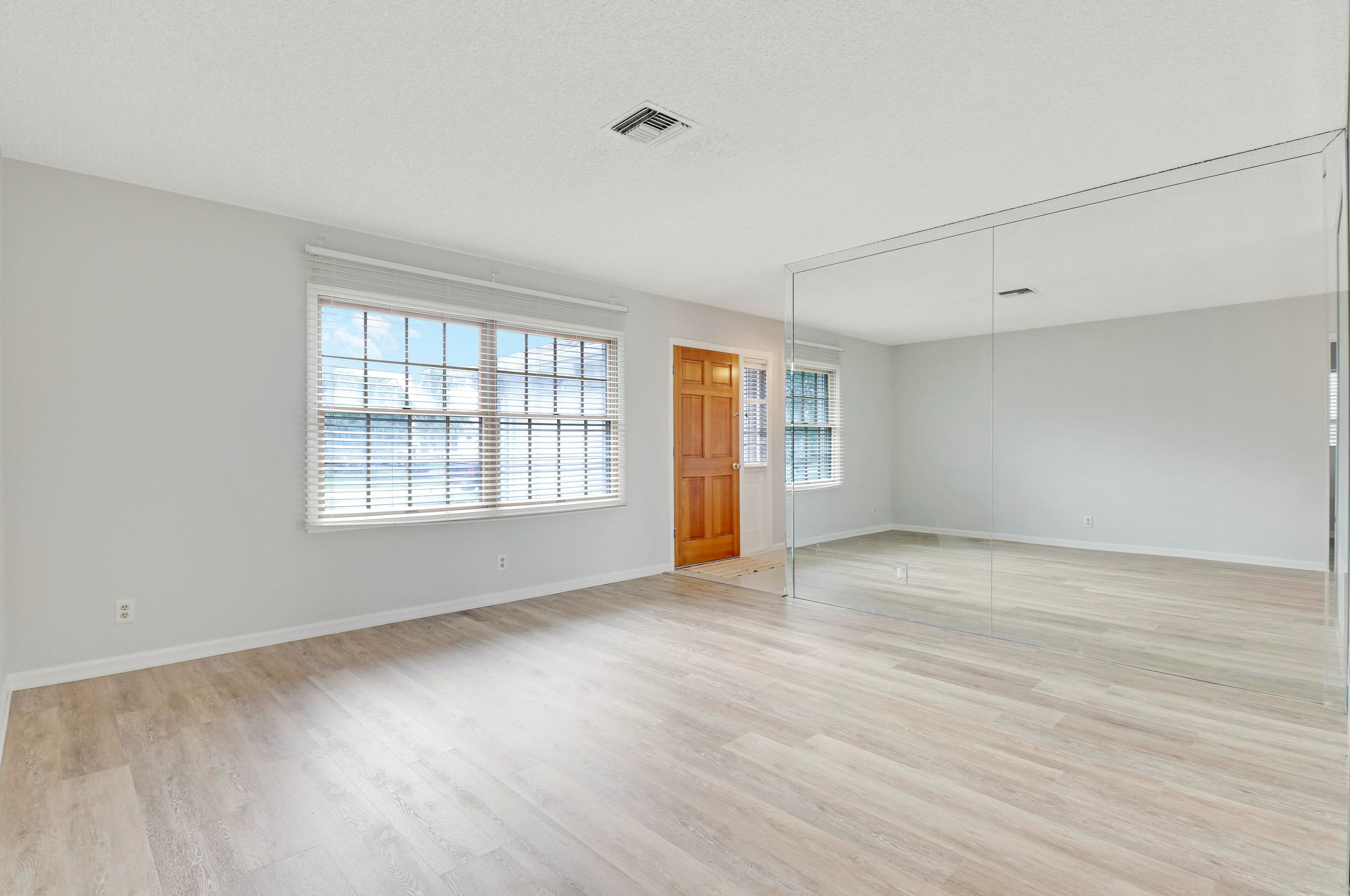 19927 Gardenia Dr, Jupiter FL  33469-2183 exterior