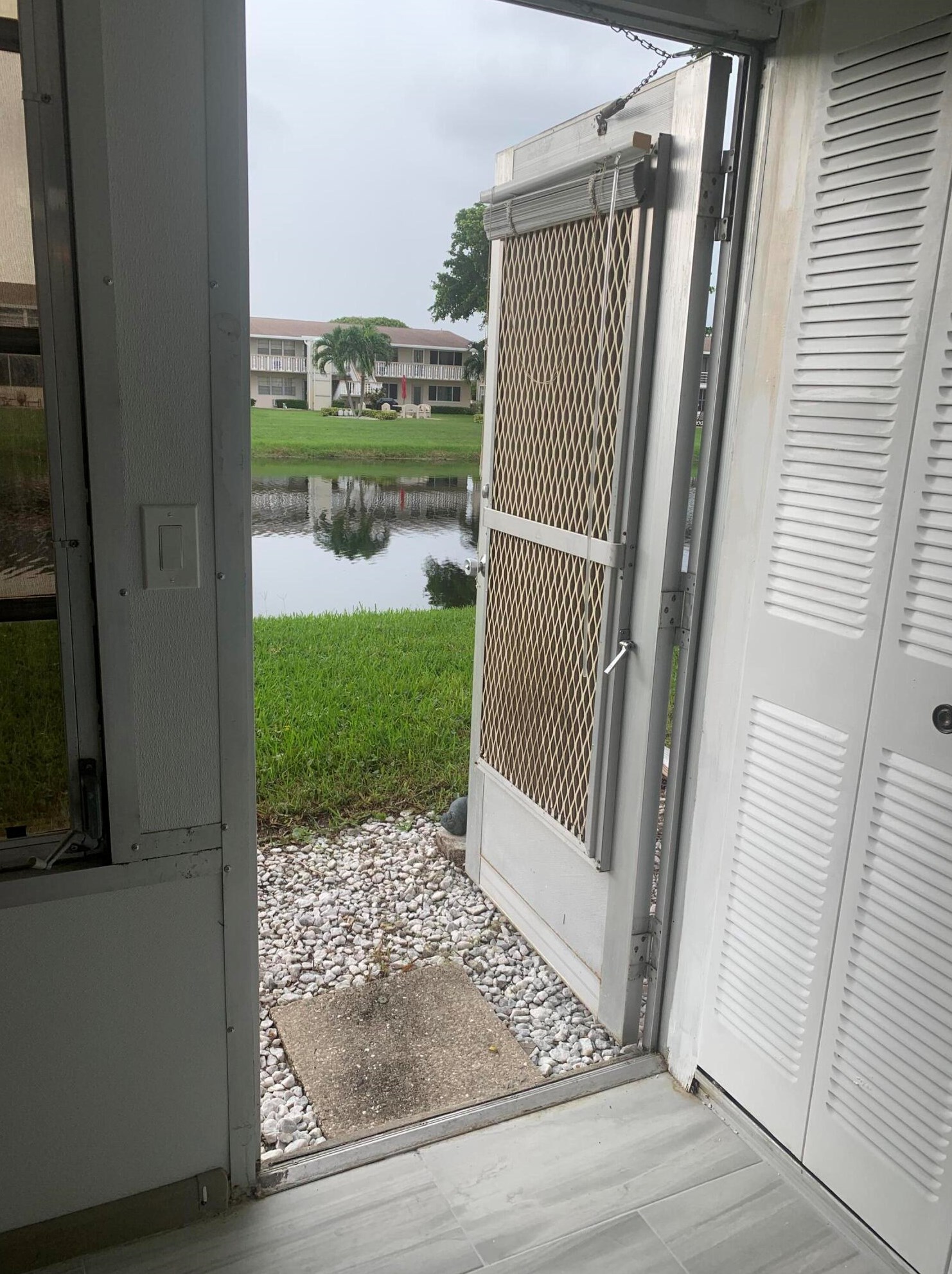 51 Sheffield C, West Palm Beach FL  33417-1565 exterior