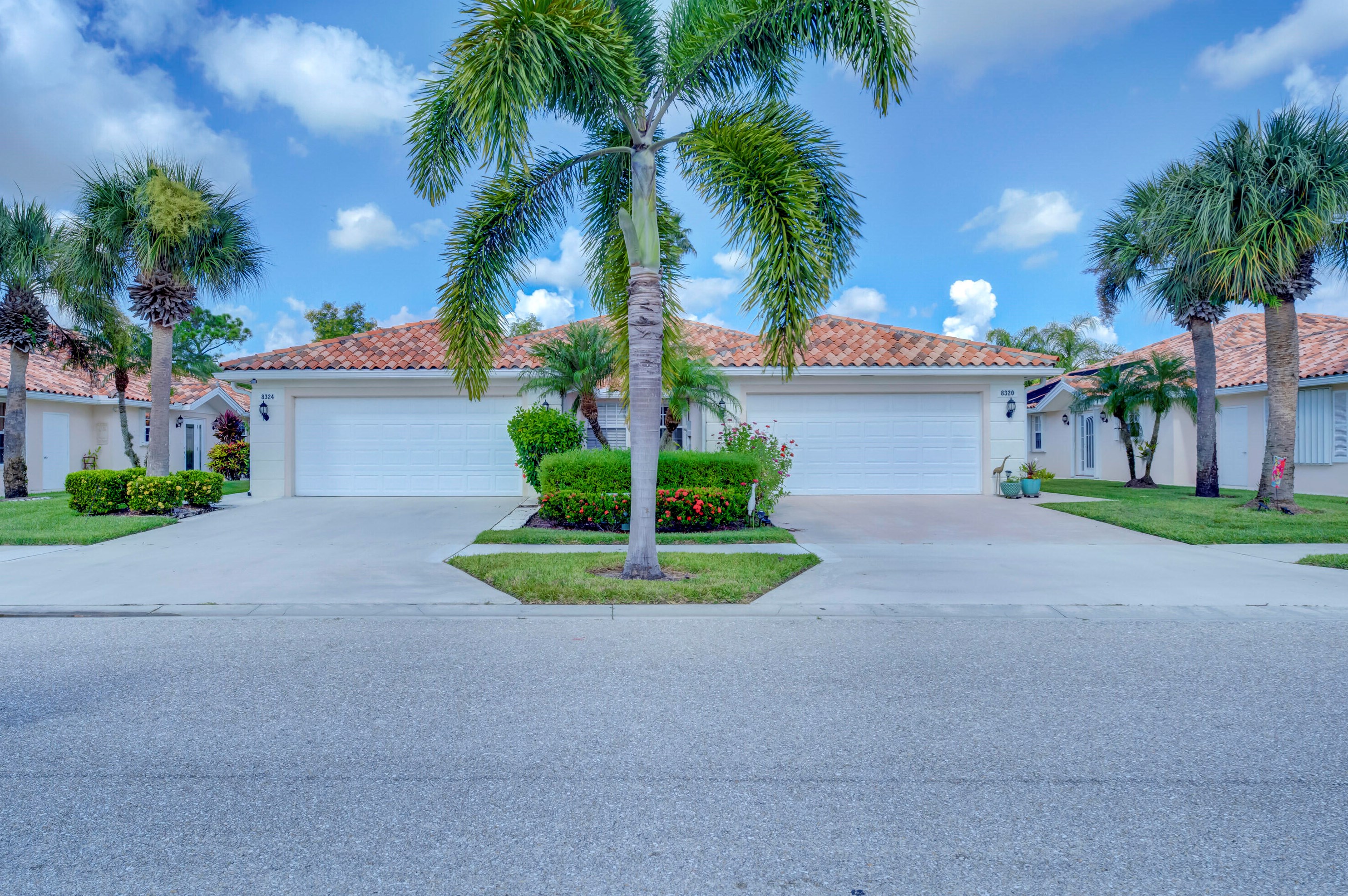 8324 Double Tree Dr, Hobe Sound FL  33455-8214 exterior