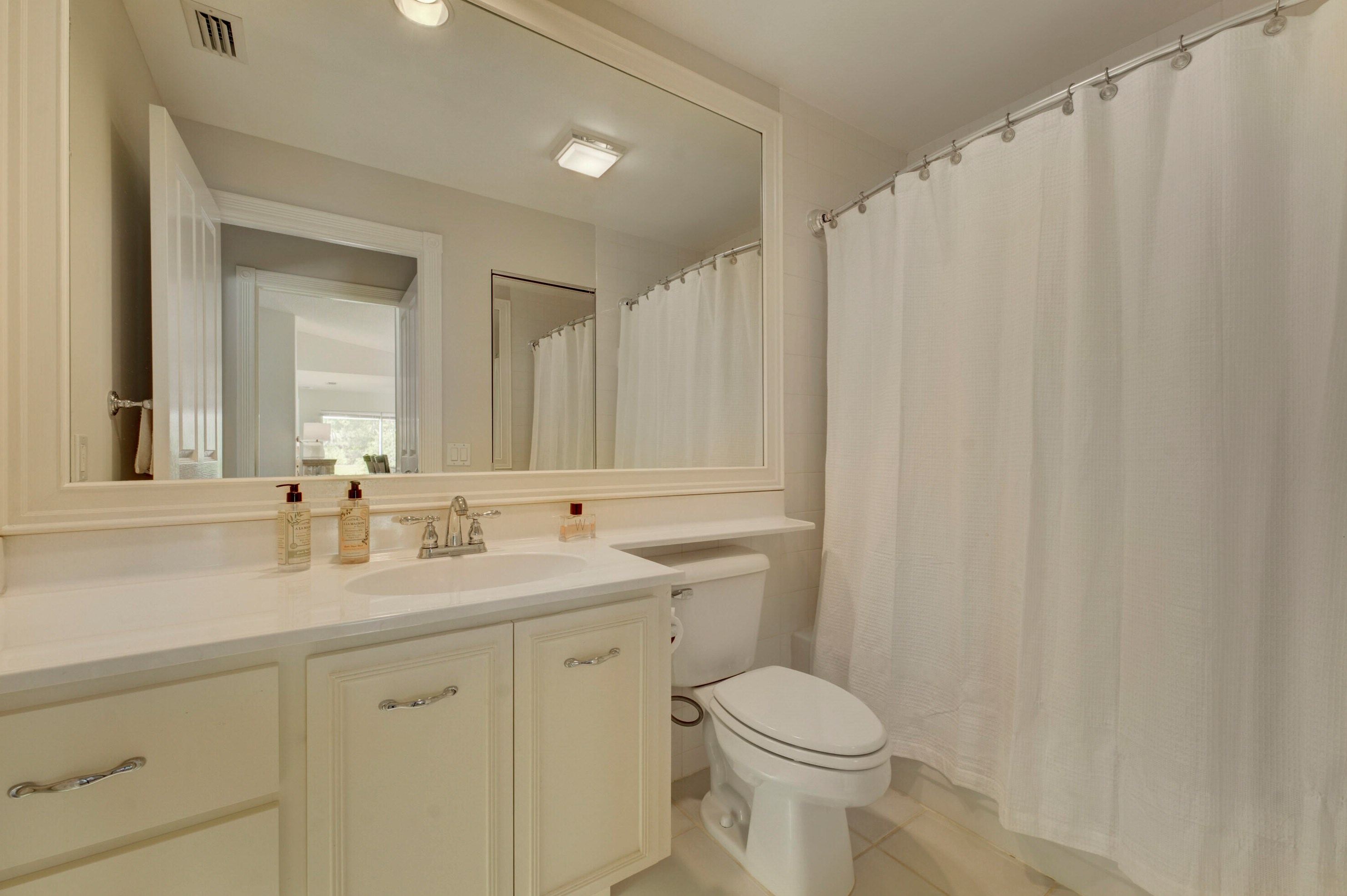 8324 Double Tree Dr, Hobe Sound FL  33455-8214 exterior