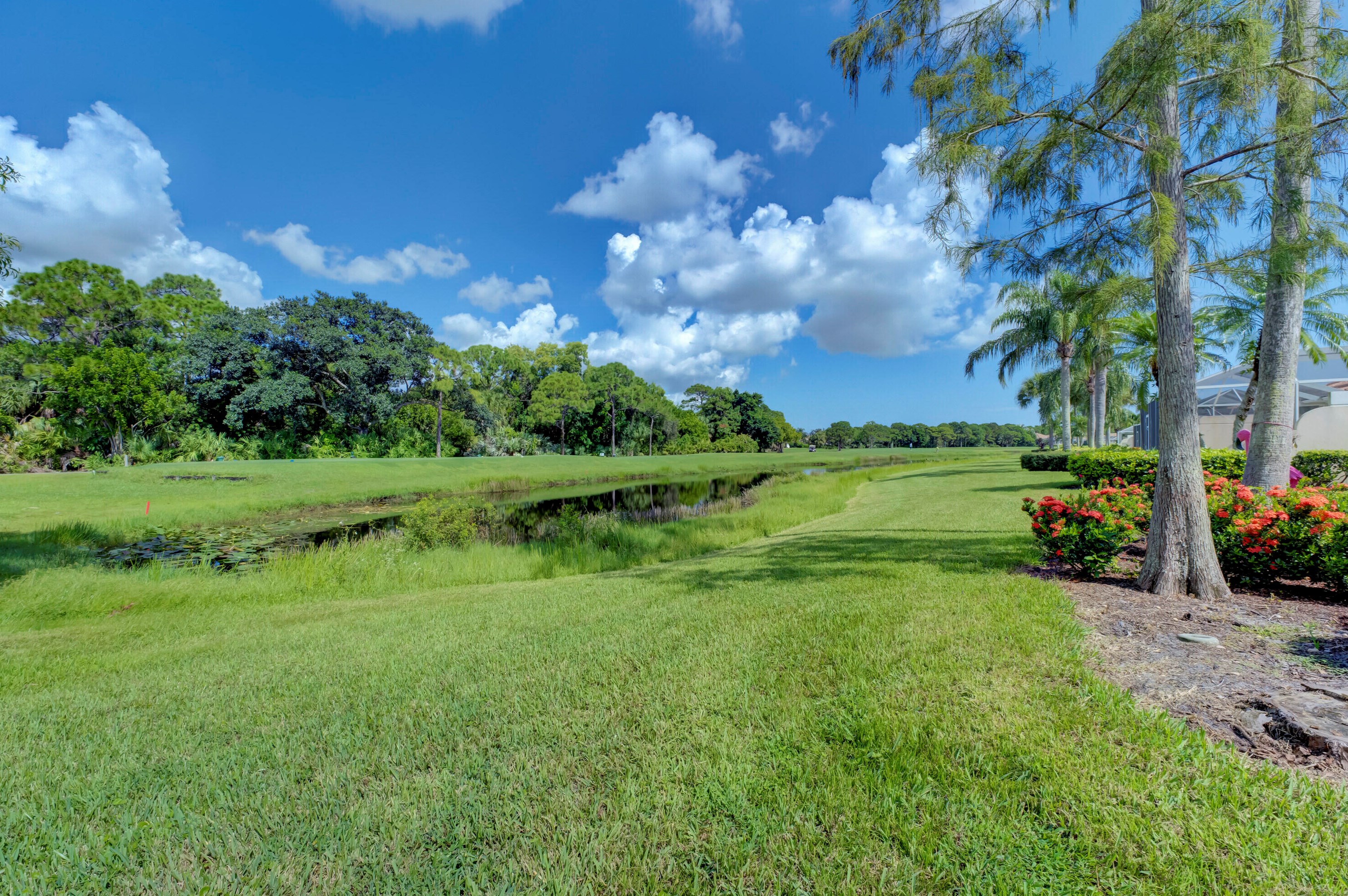 8324 Double Tree Dr, Hobe Sound FL  33455-8214 exterior