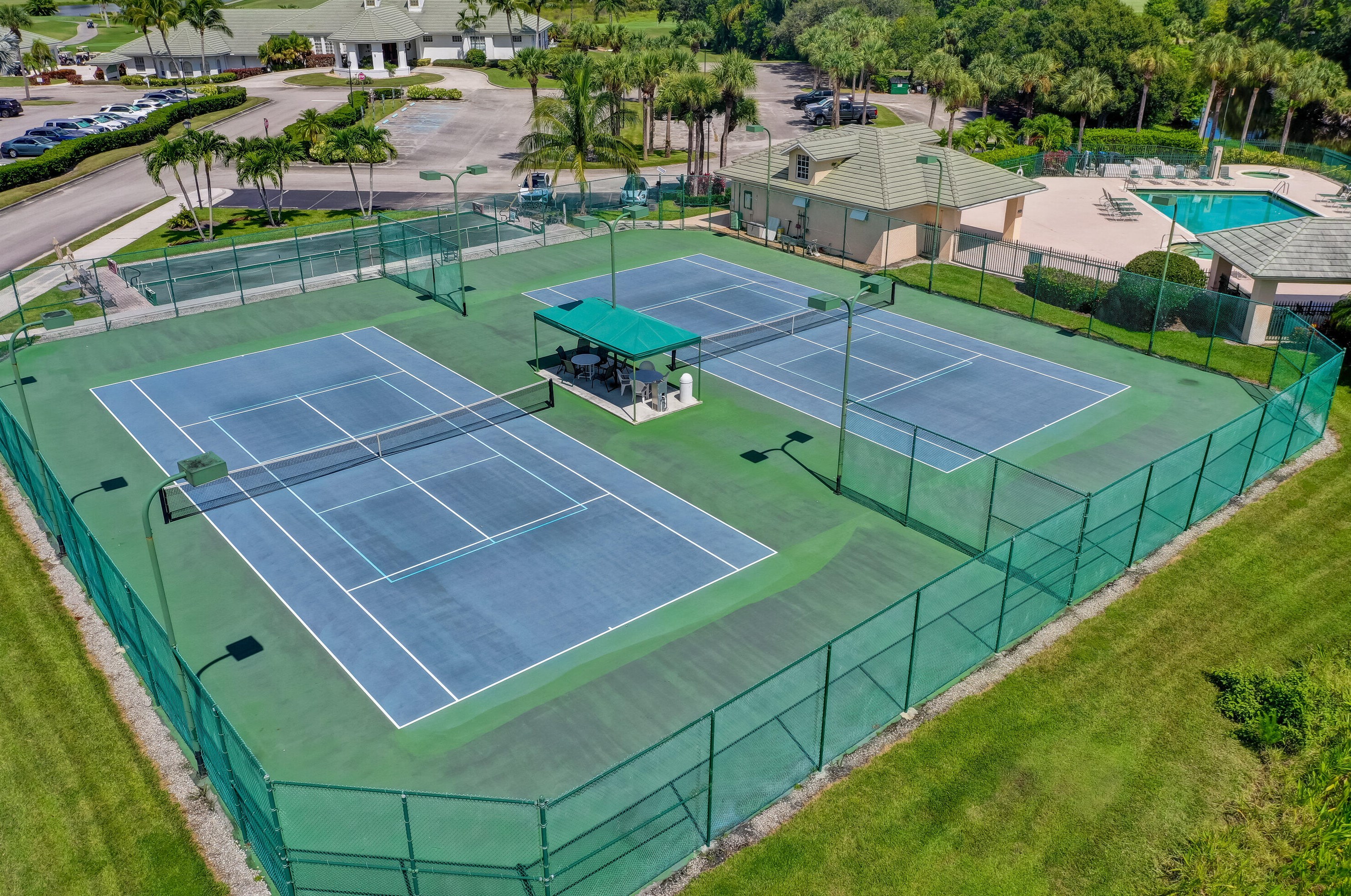 8324 Double Tree Dr, Hobe Sound FL  33455-8214 exterior