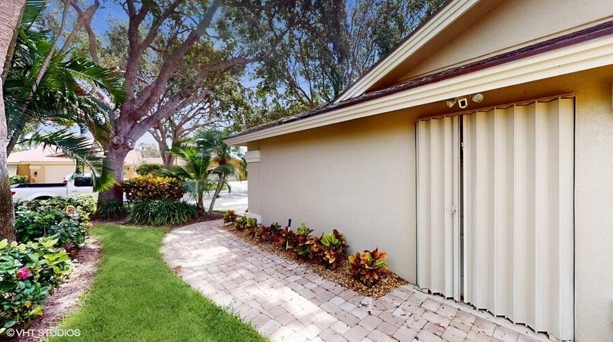 128 Cape Pointe Cir, Jupiter FL  33477-9631 exterior