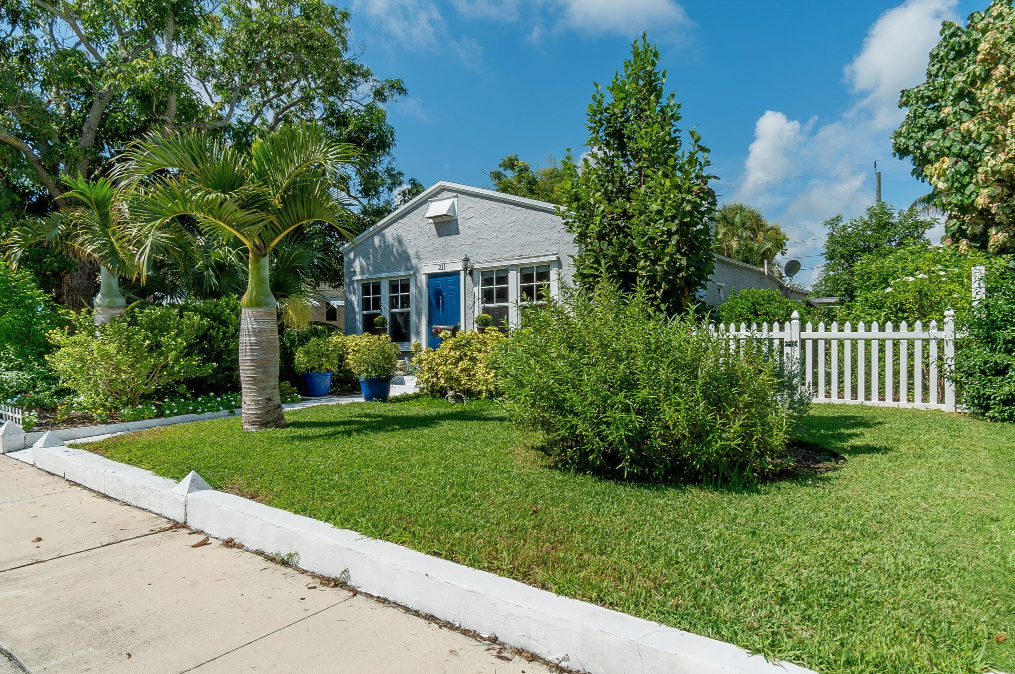 211 K St, Lake Worth FL  33460-3311 exterior