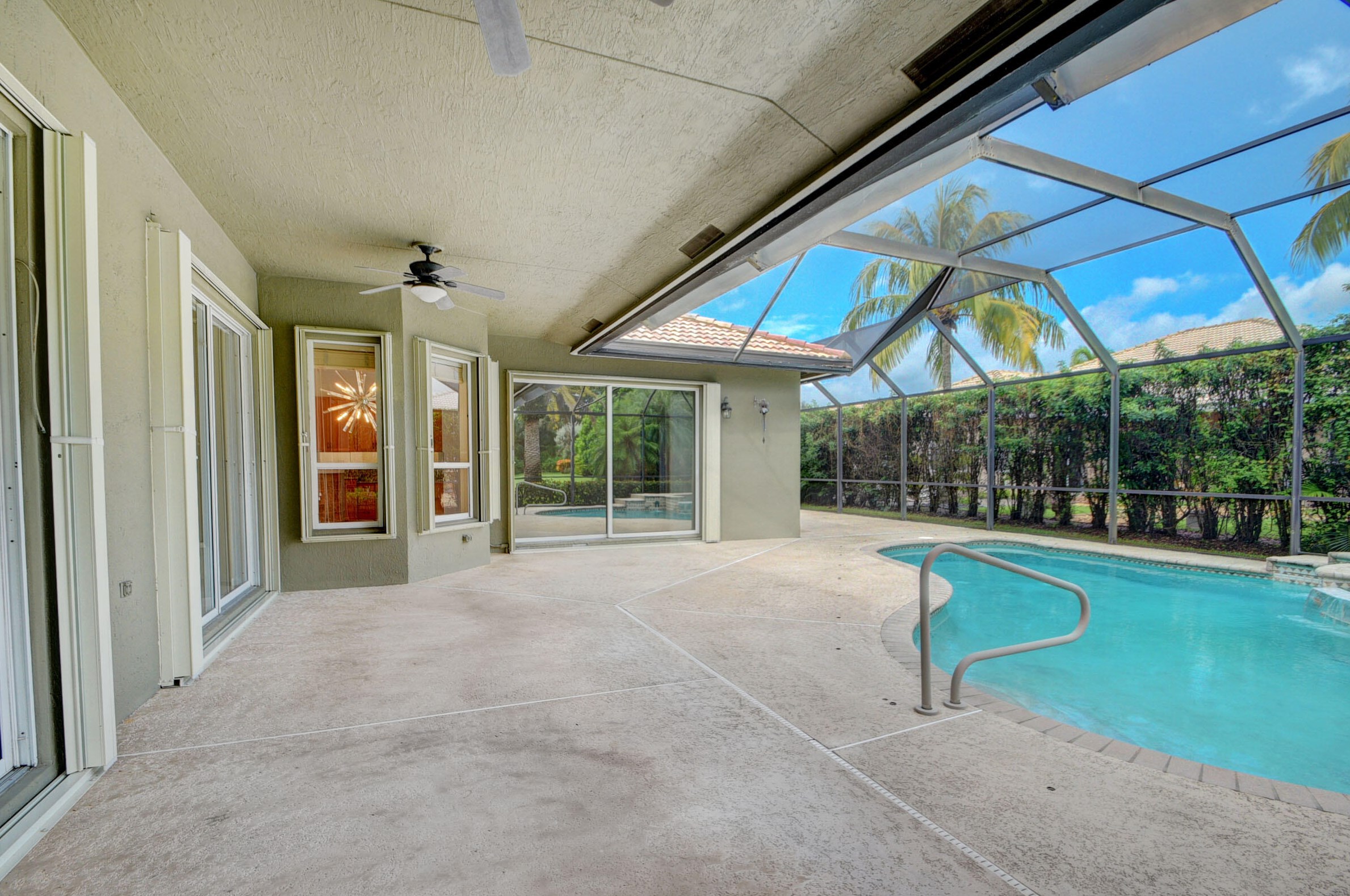 4372 Silver Glen Dr, Lake Worth FL 33449-8327 exterior