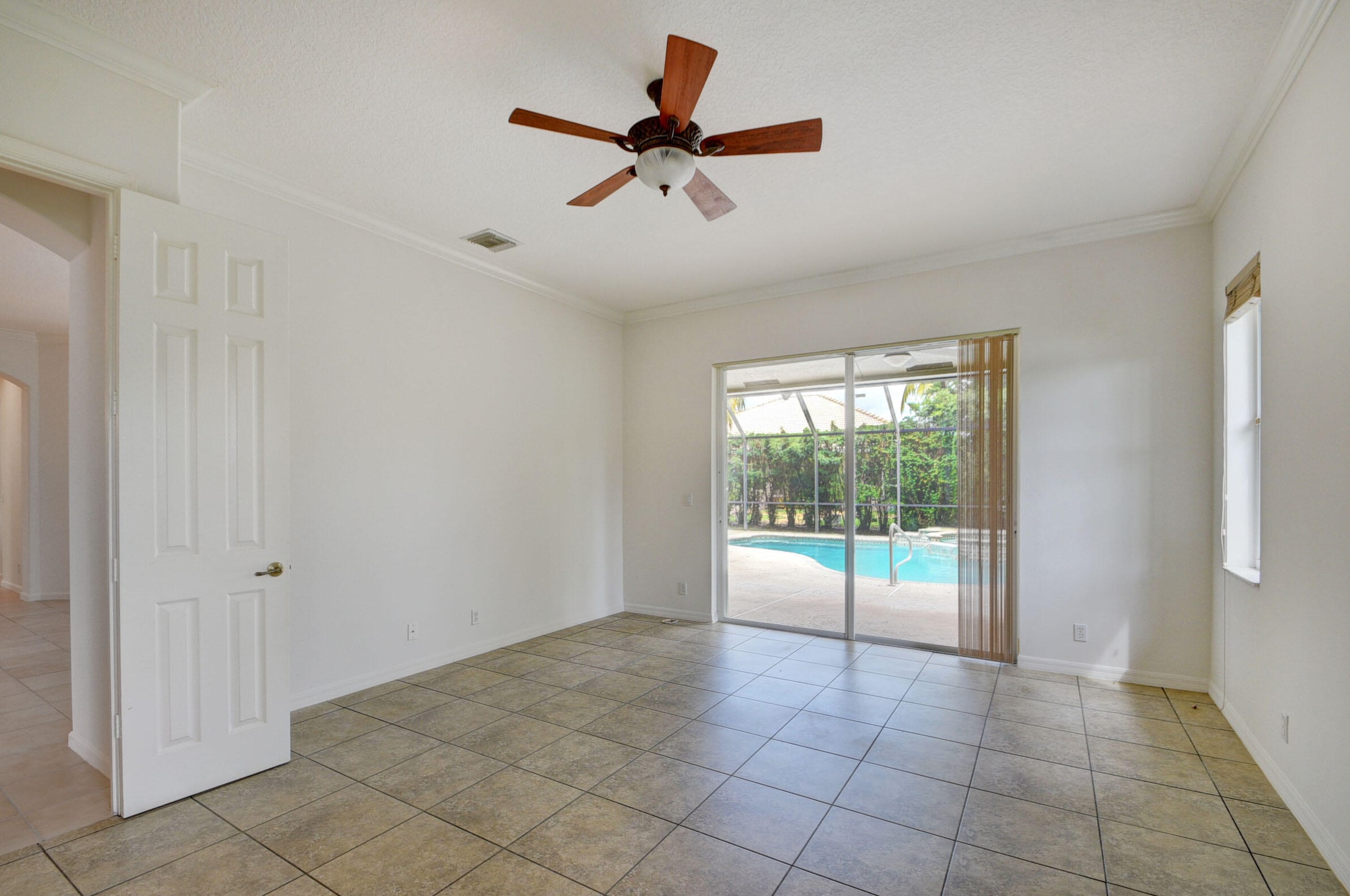 4372 Silver Glen Dr, Lake Worth FL 33449-8327 exterior